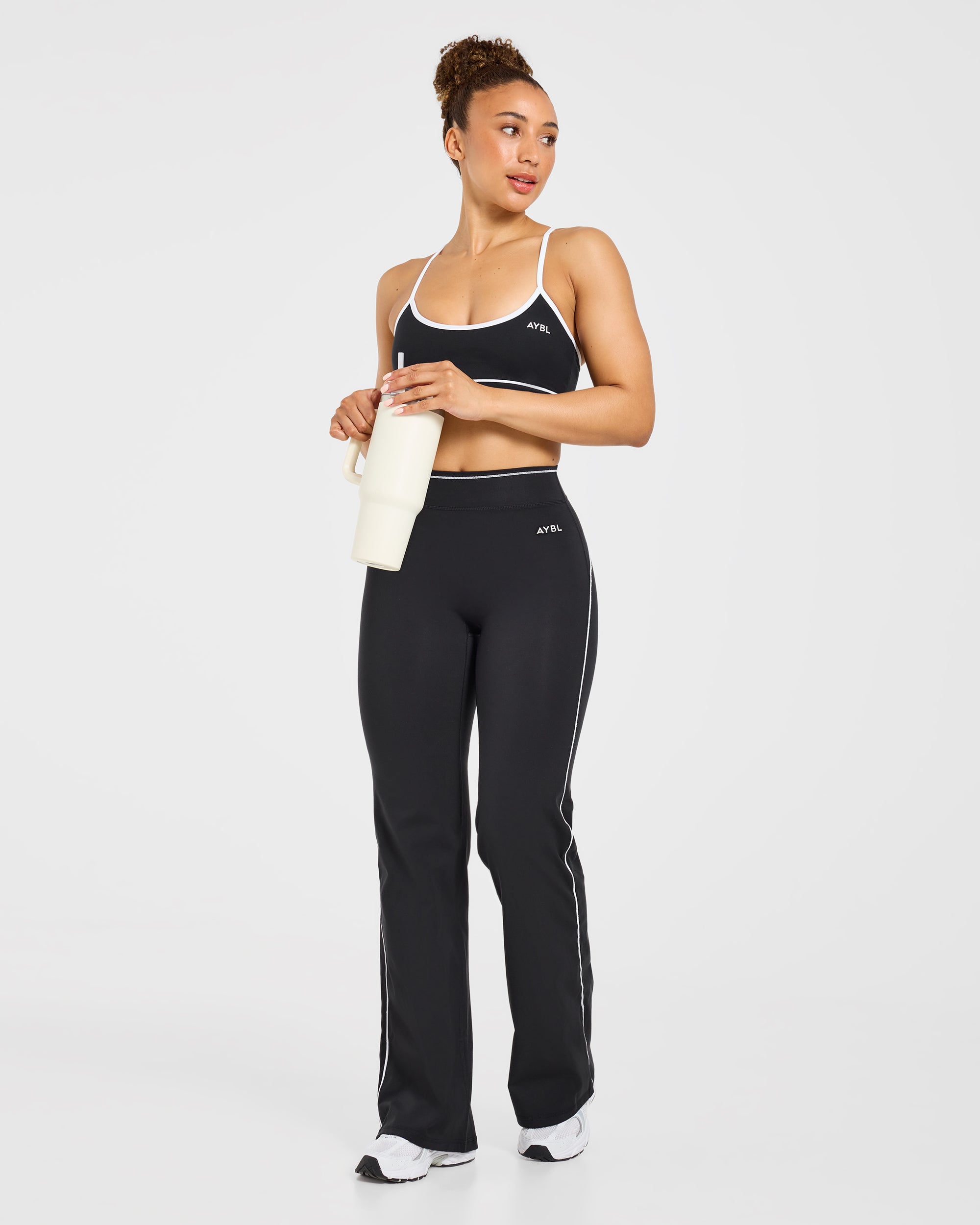 Form Flared Leggings - Schwarz