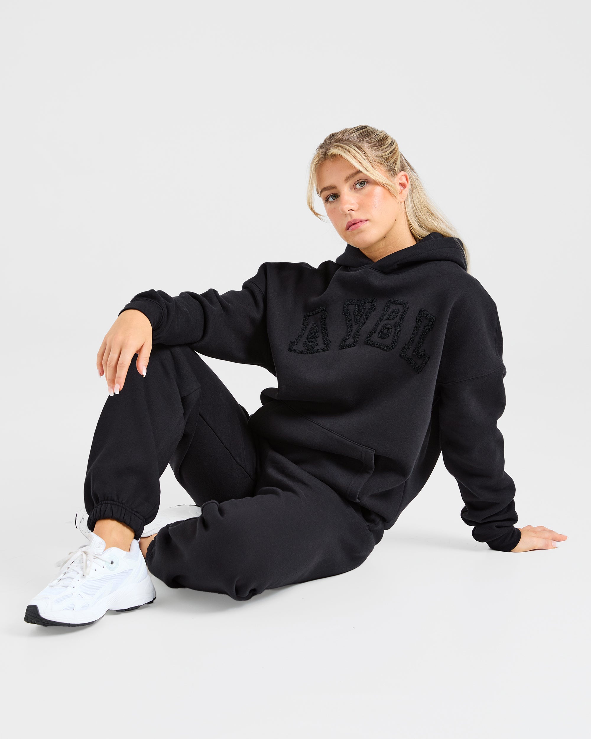 Varsity Oversized Outline Hoodie - Schwarz