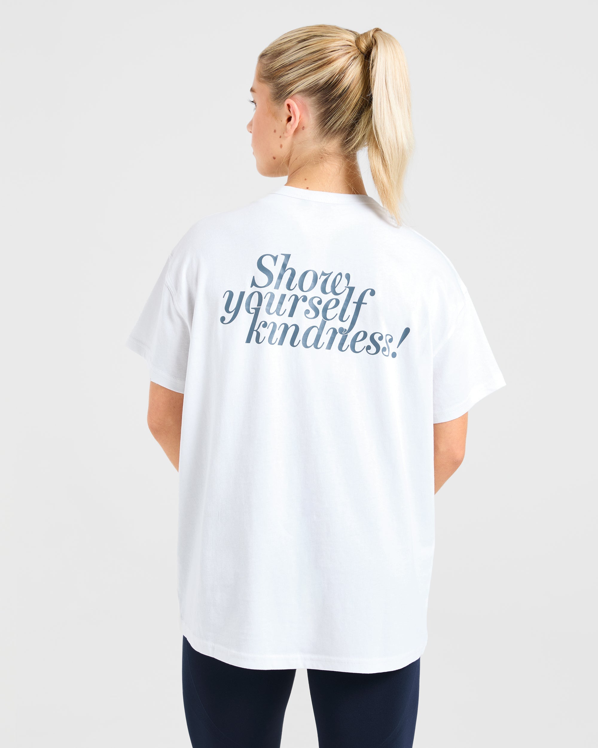 Show Yourself Kindness Oversized T Shirt - Off Weiß/Slate