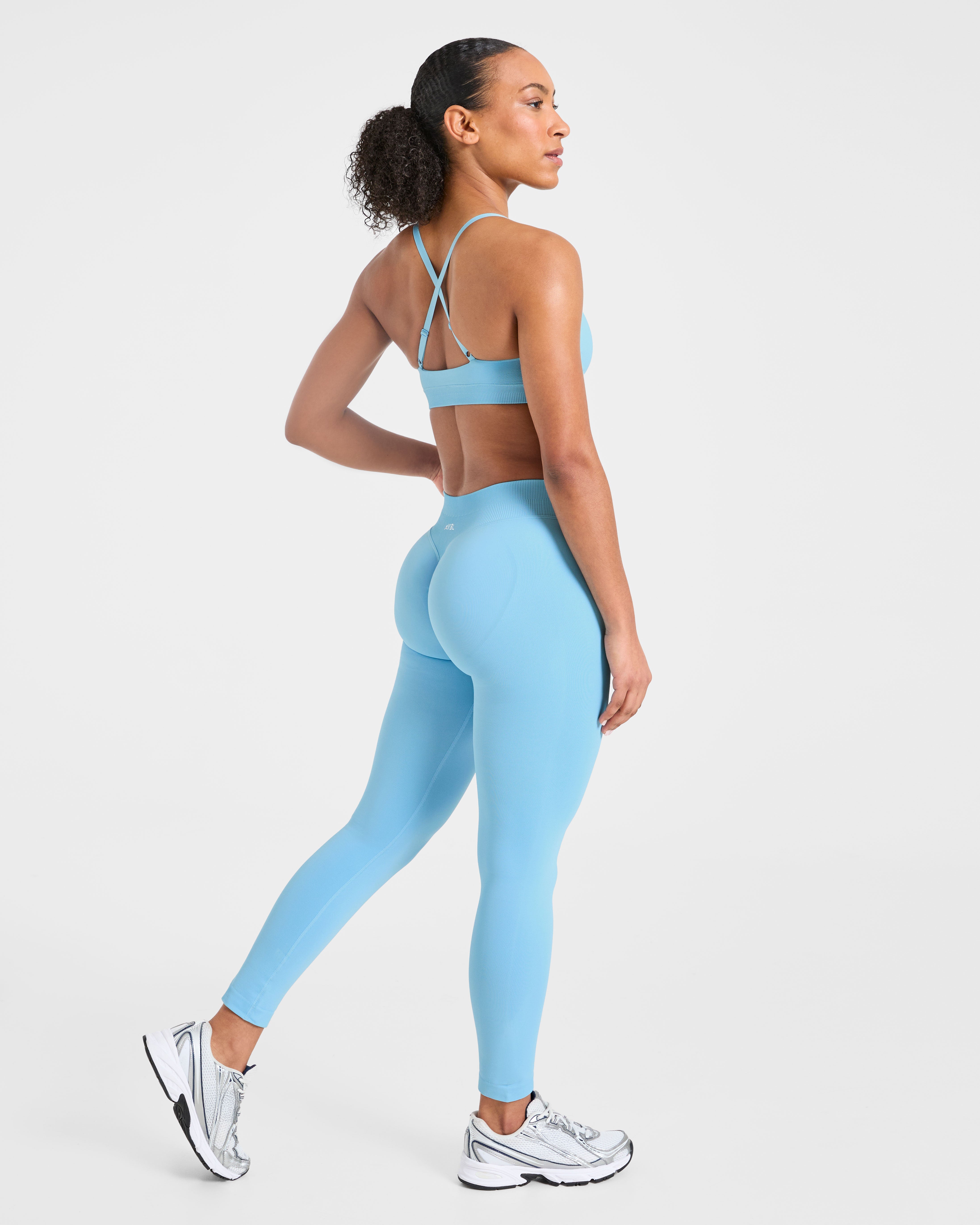 Enhance Seamless Sports Bra - Powder Blau