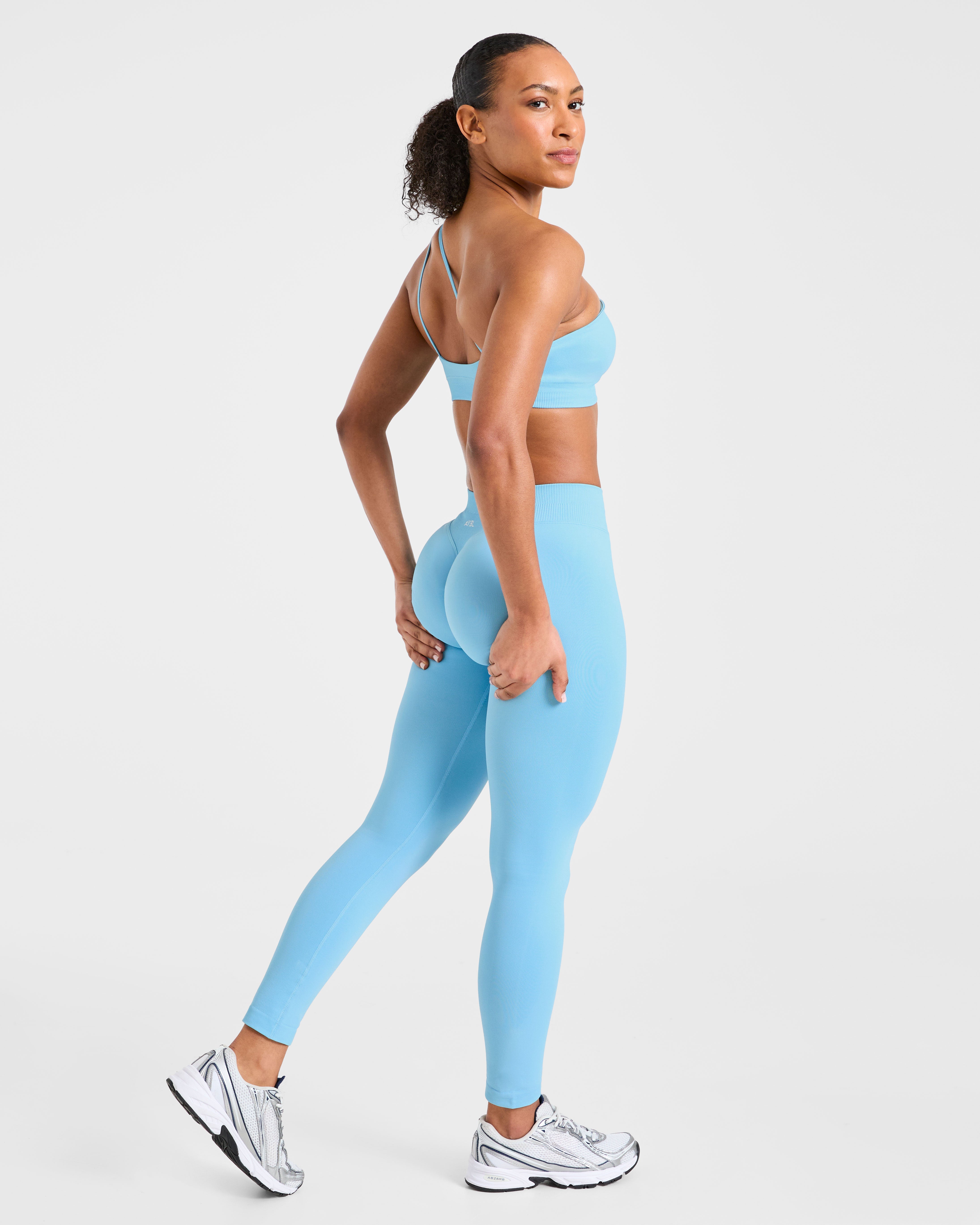 Enhance Seamless One Shoulder Sports Bra - Powder Blau