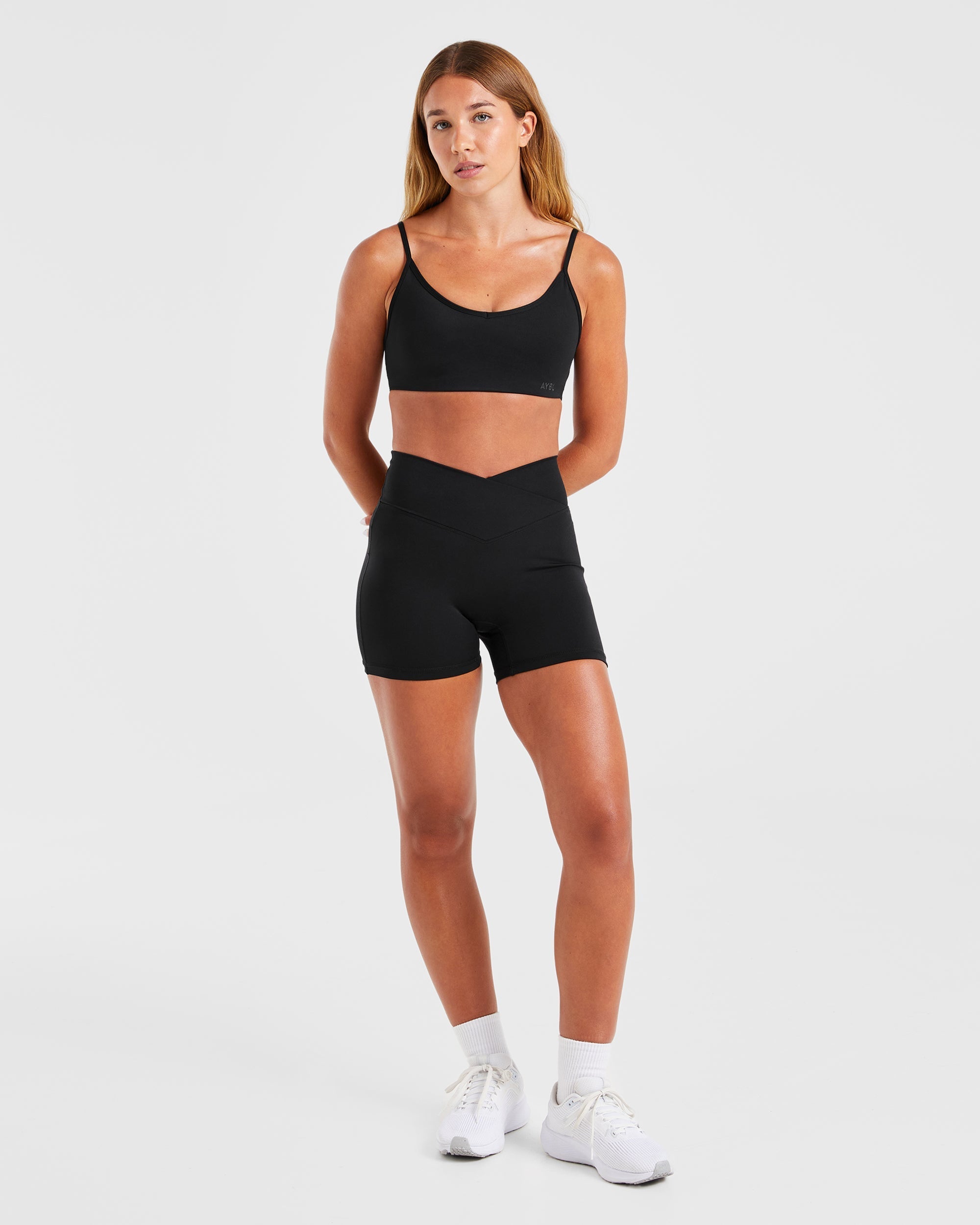 Sculpt Wrap Sports Bra - Schwarz