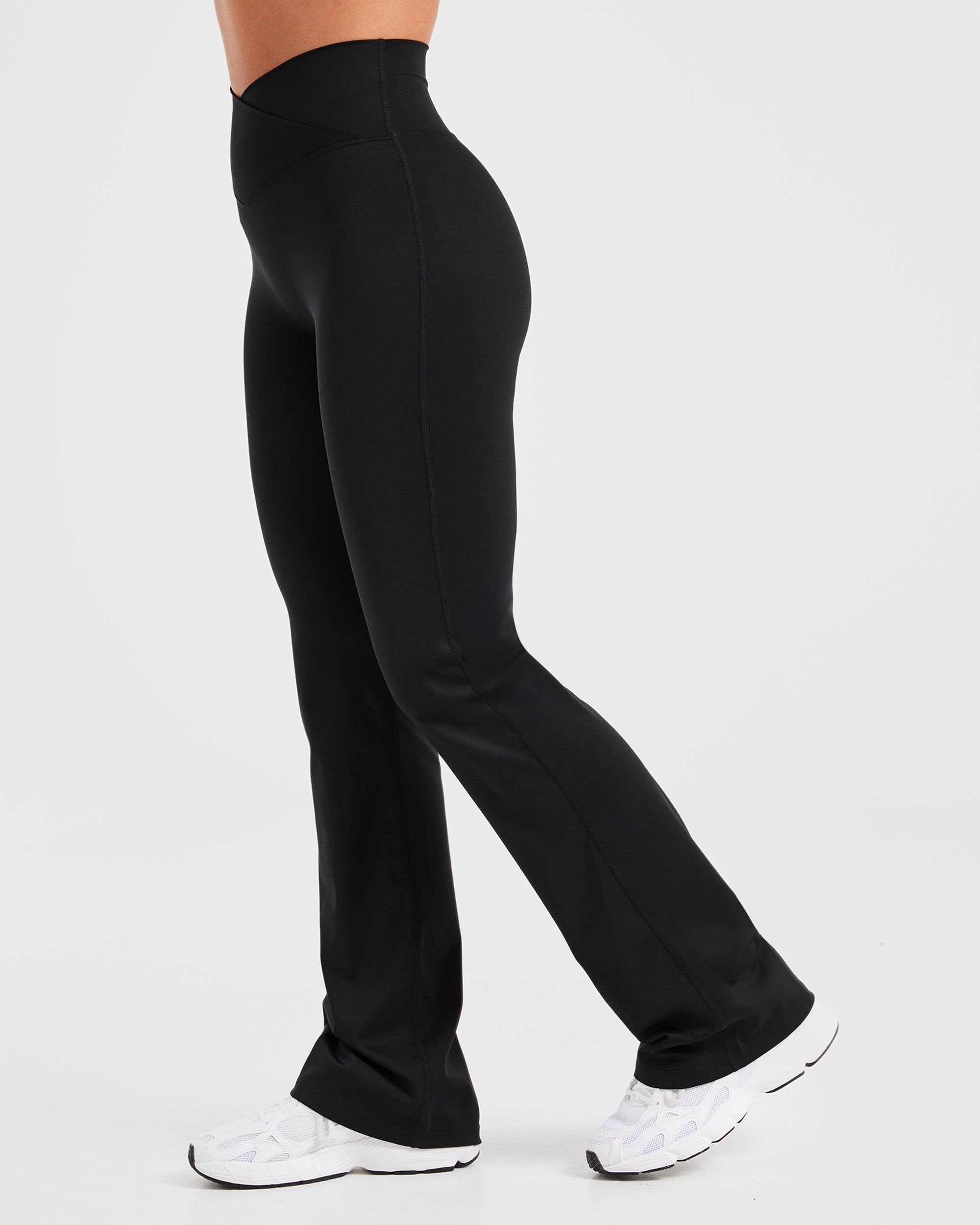 Sculpt Wrap Flared Leggings - Schwarz