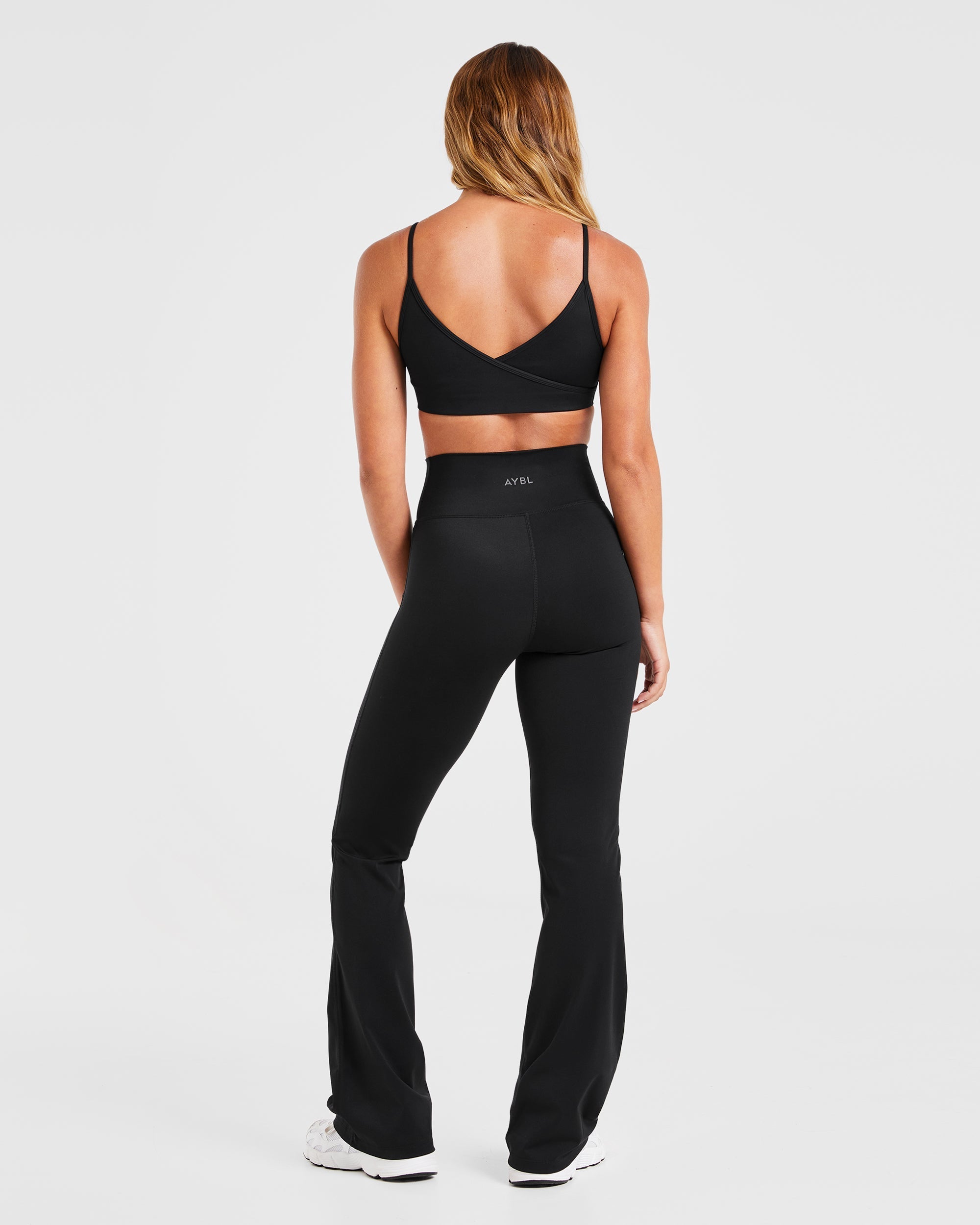 Sculpt Wrap Flared Leggings - Schwarz