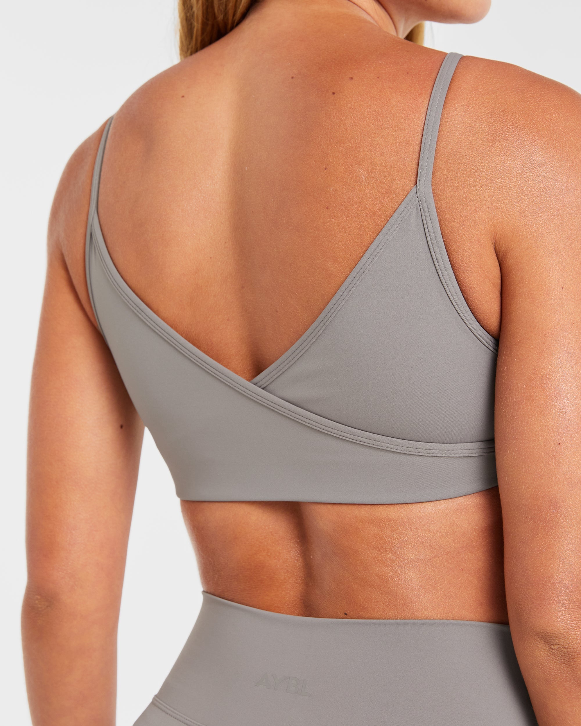 Sculpt Wrap Sports Bra - Smoke Grau