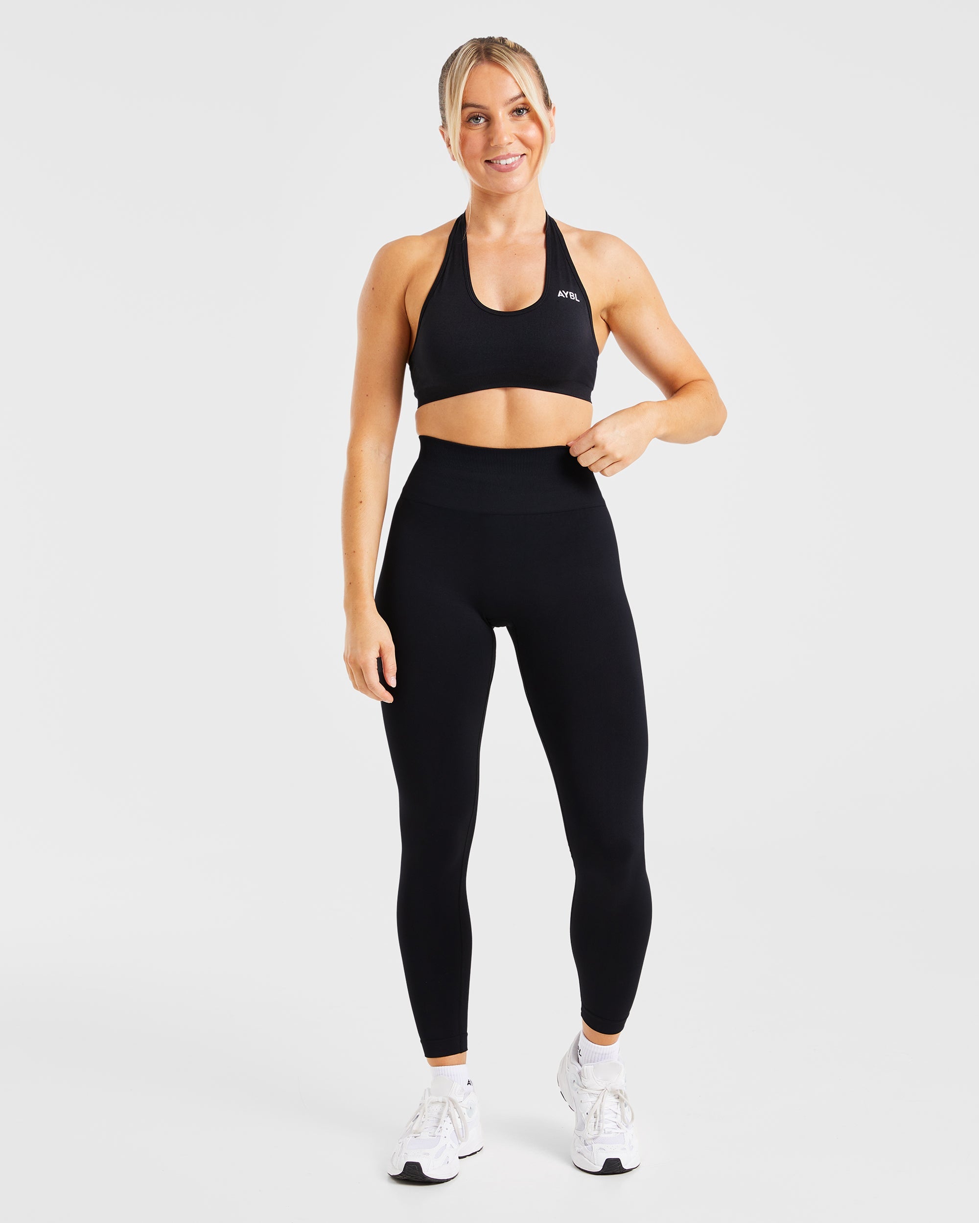 Essential Seamless Halterneck Sports Bra - Schwarz