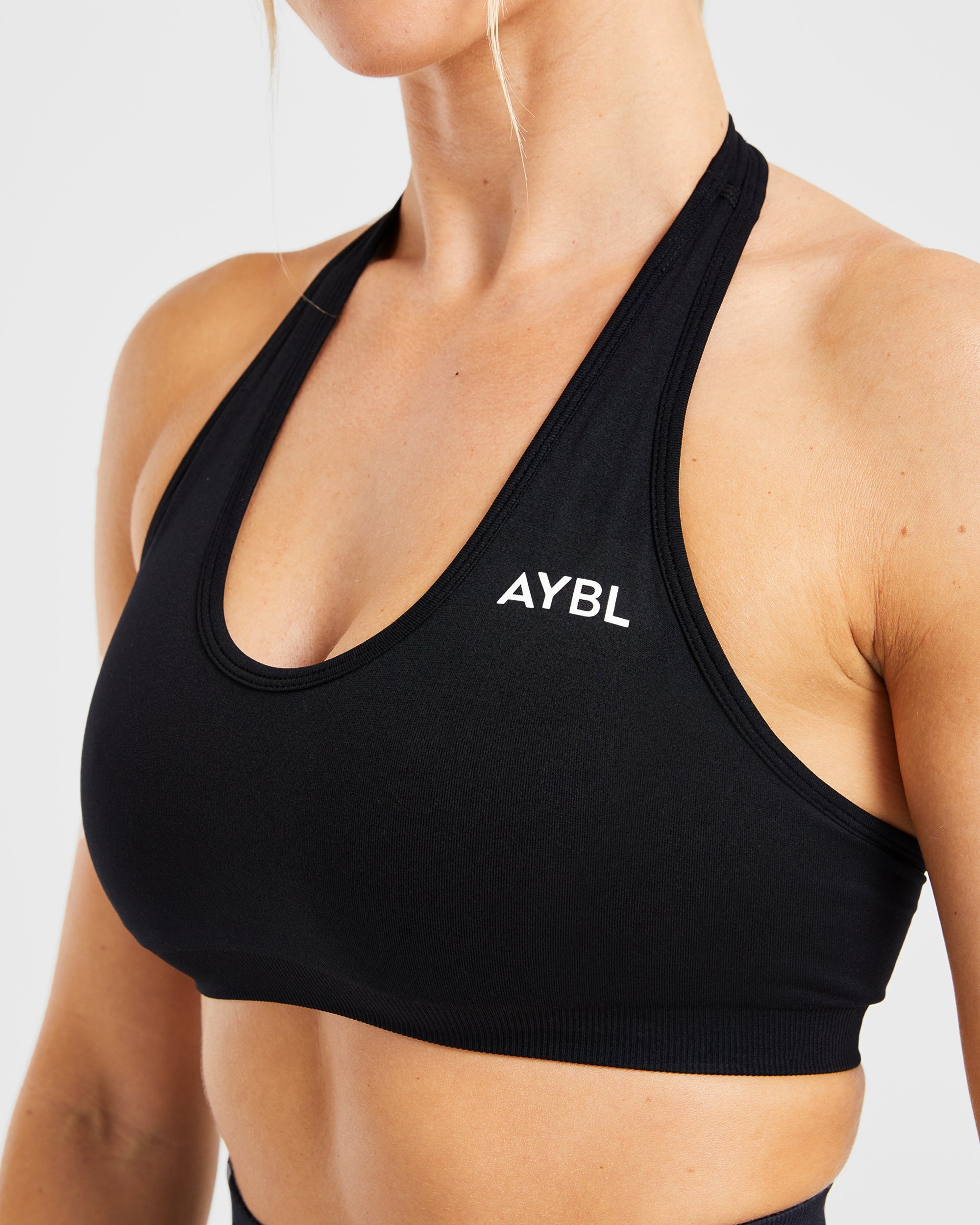 Essential Seamless Halterneck Sports Bra - Schwarz