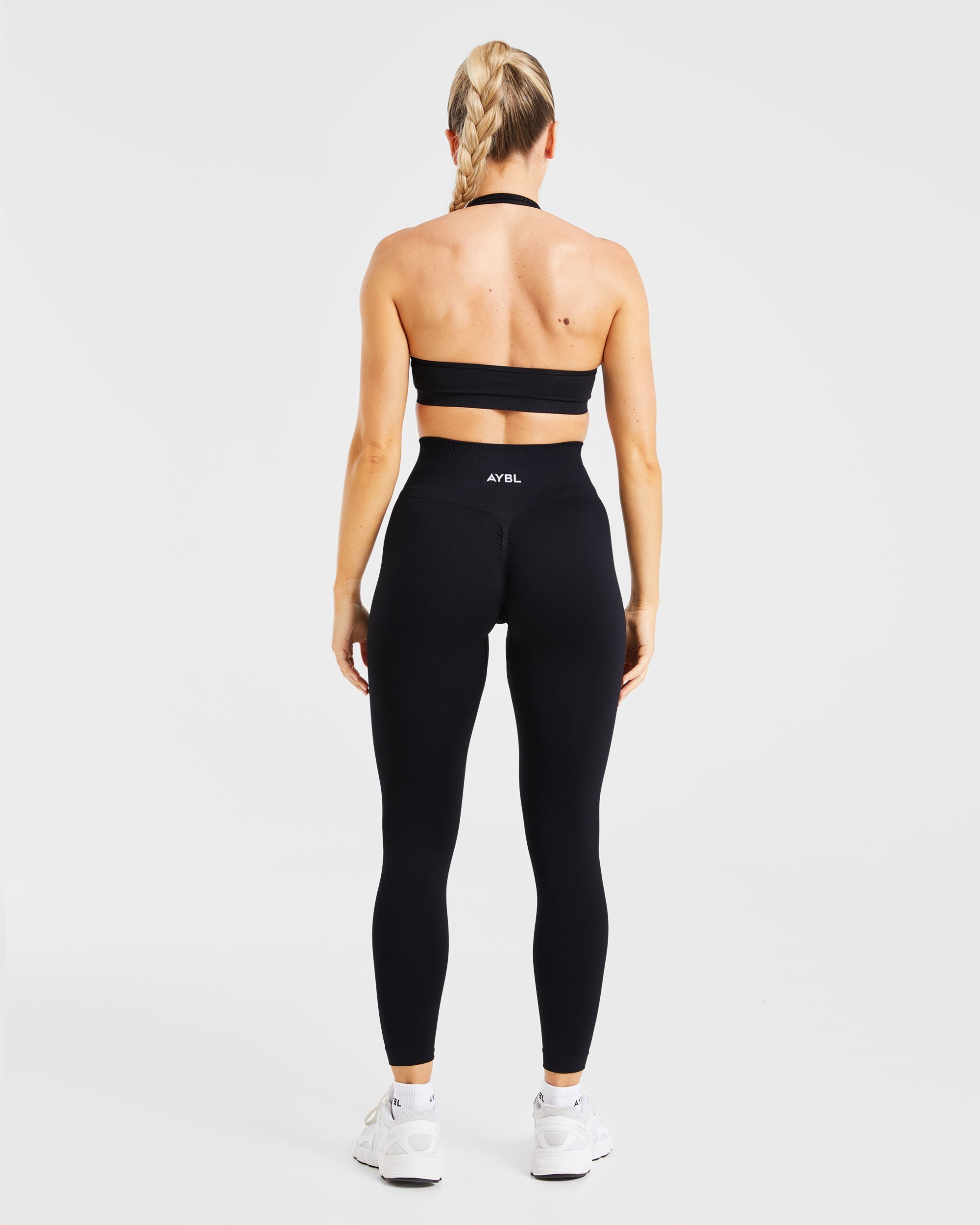 Essential Seamless Halterneck Sports Bra - Schwarz