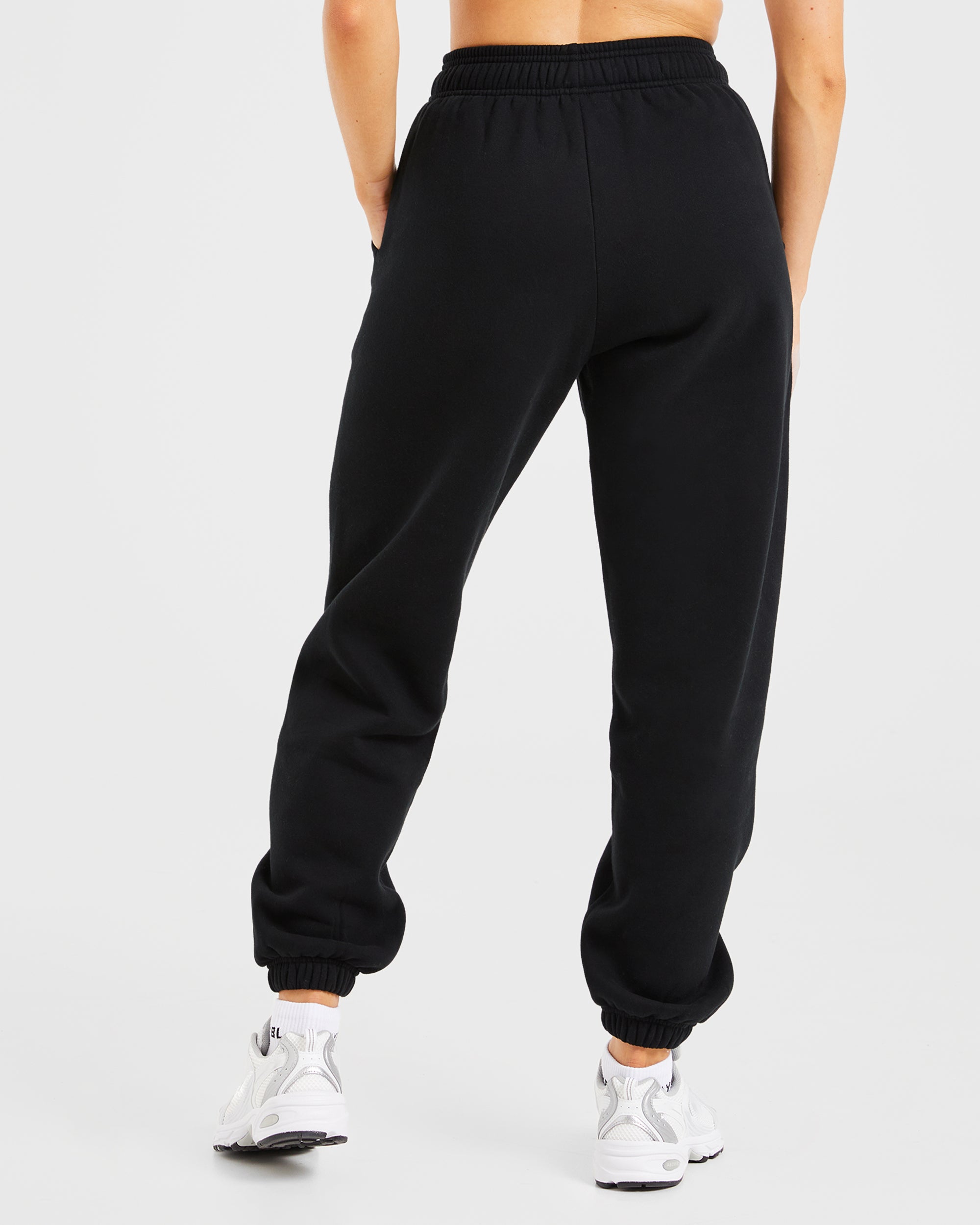 AYBL Sports Club Oversized Joggers - Schwarz/Weiß