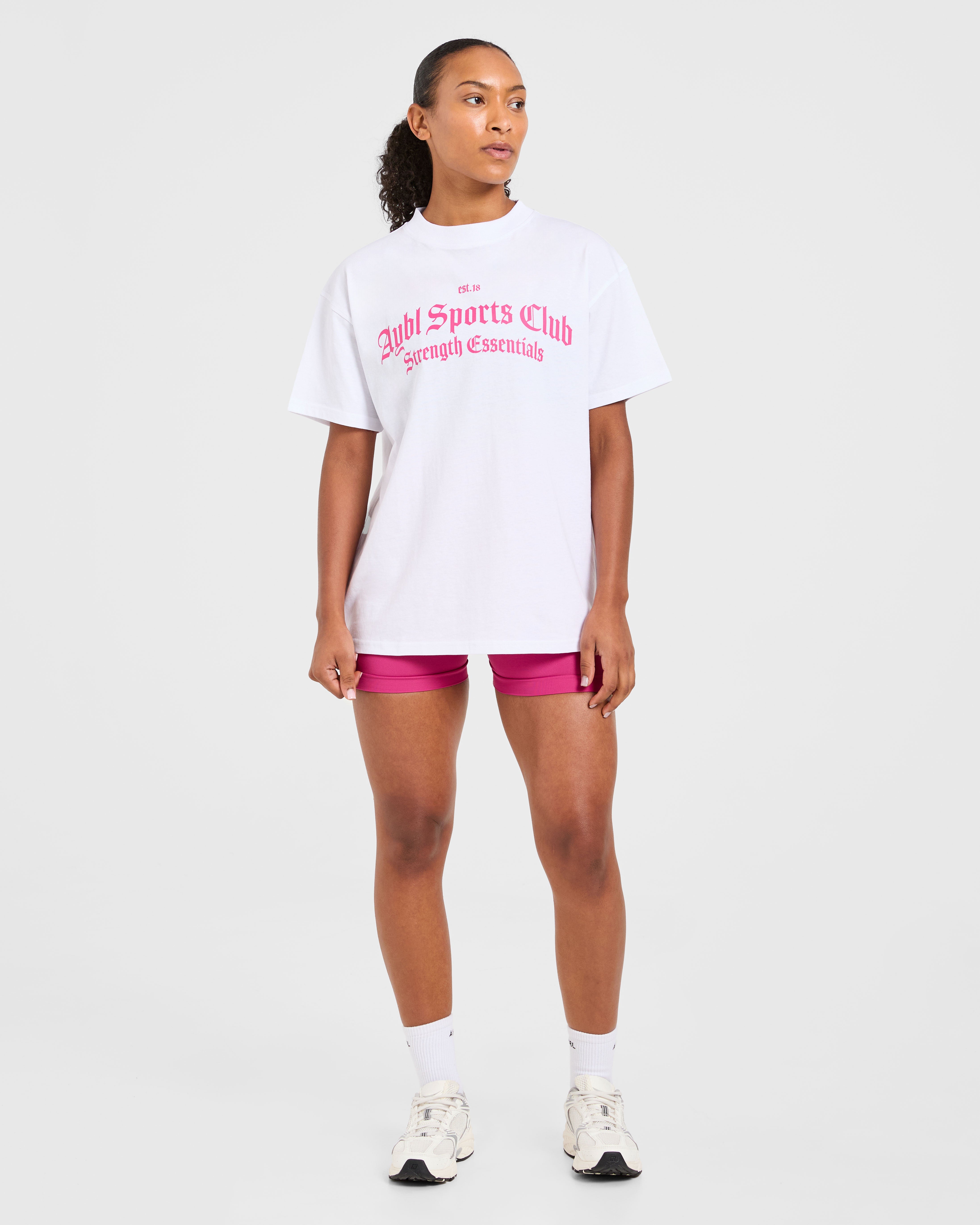 Sports Club Gothic Oversized T Shirt - Weiß/Rosa