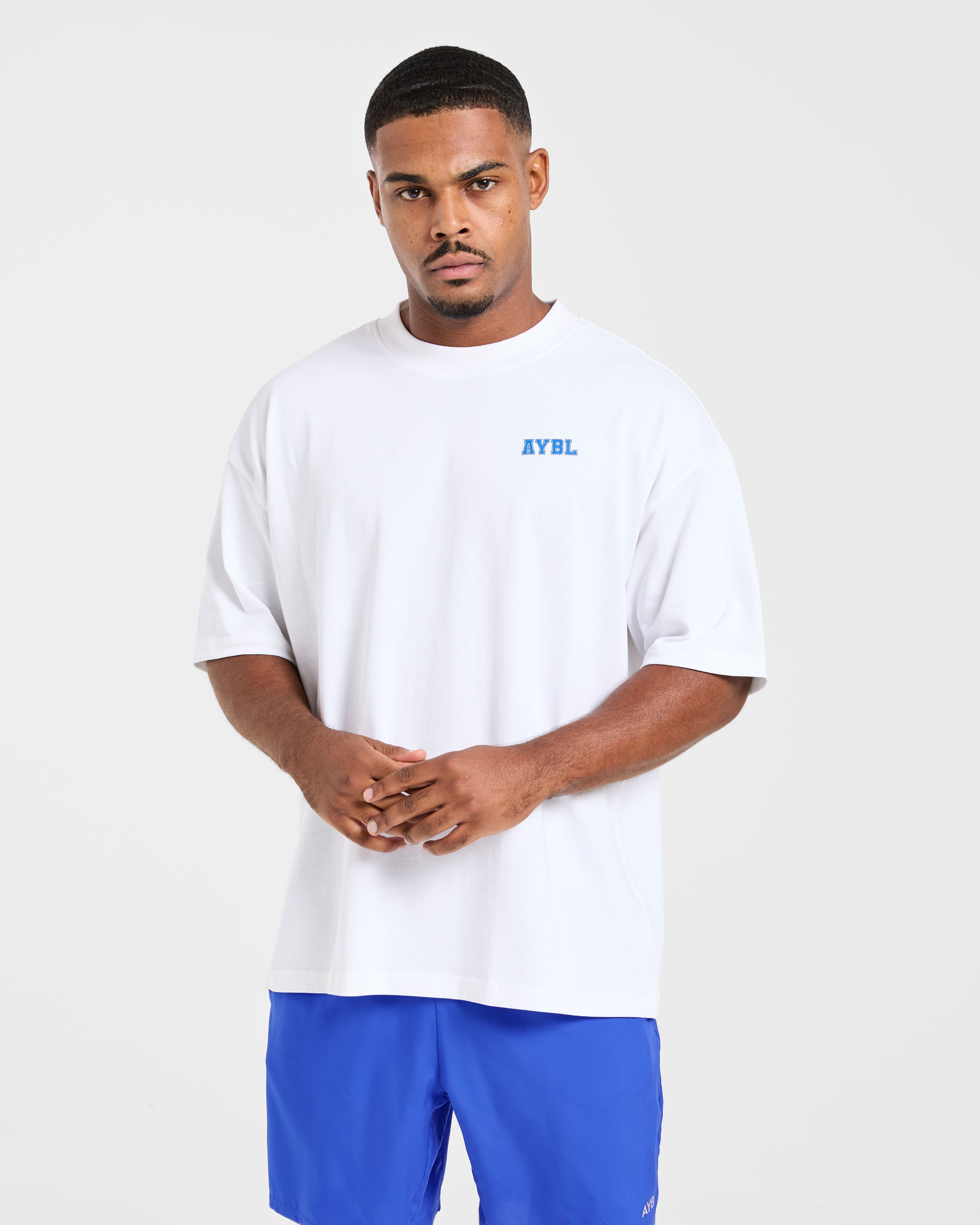 Power In Motion Oversized T Shirt - Weiß