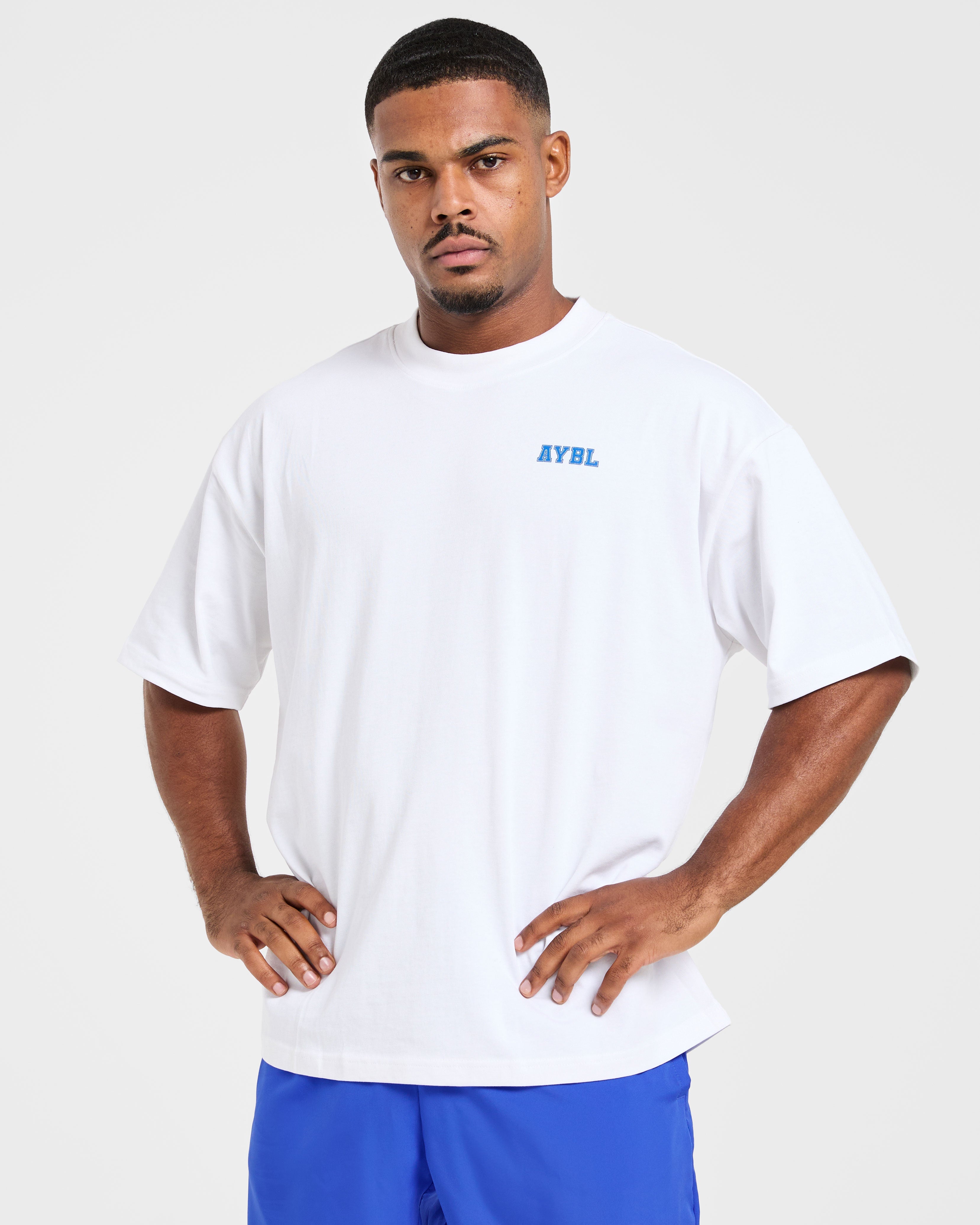 Power In Motion Oversized T Shirt - Weiß