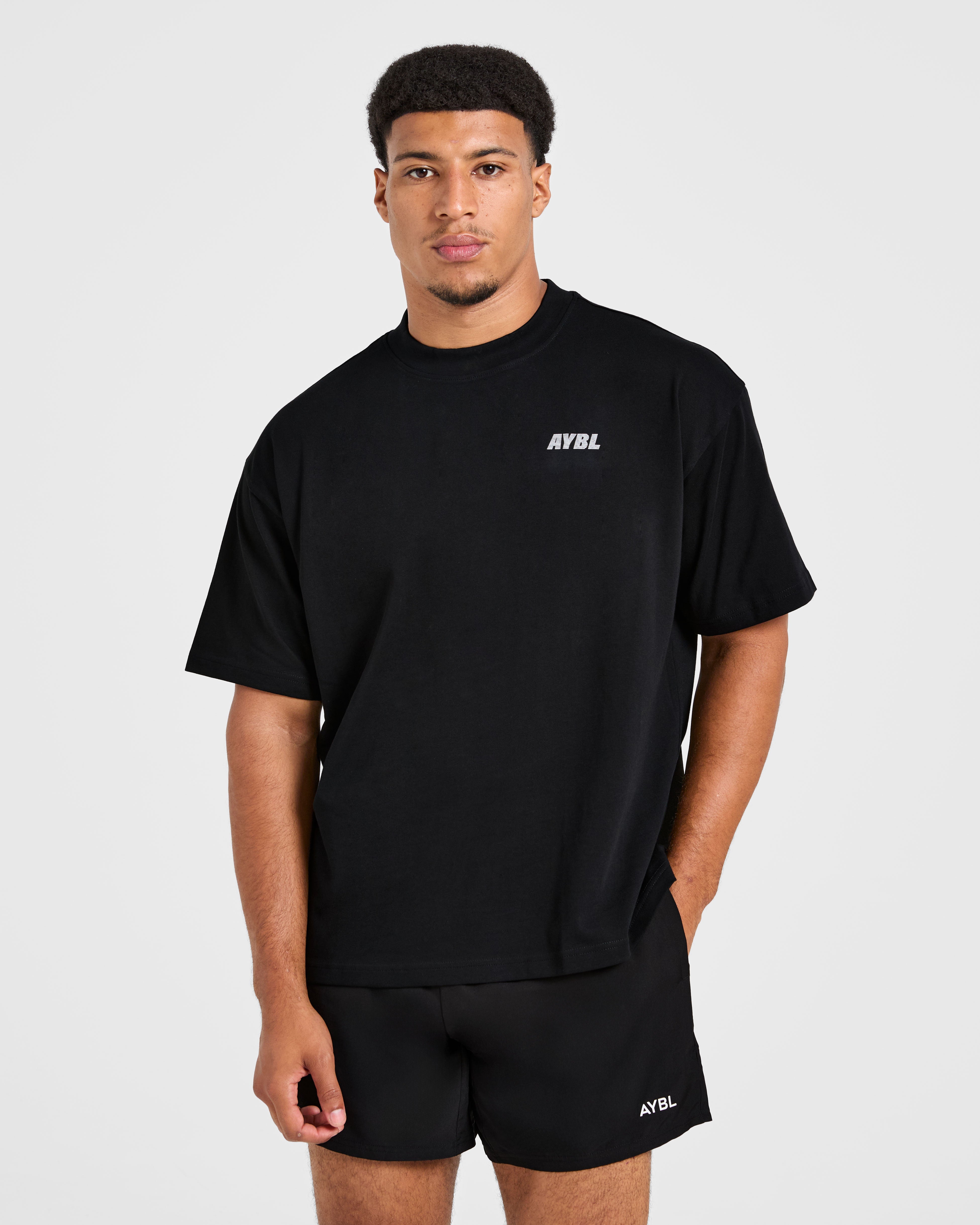 Sportswear Essentials Oversized T Shirt - Schwarz