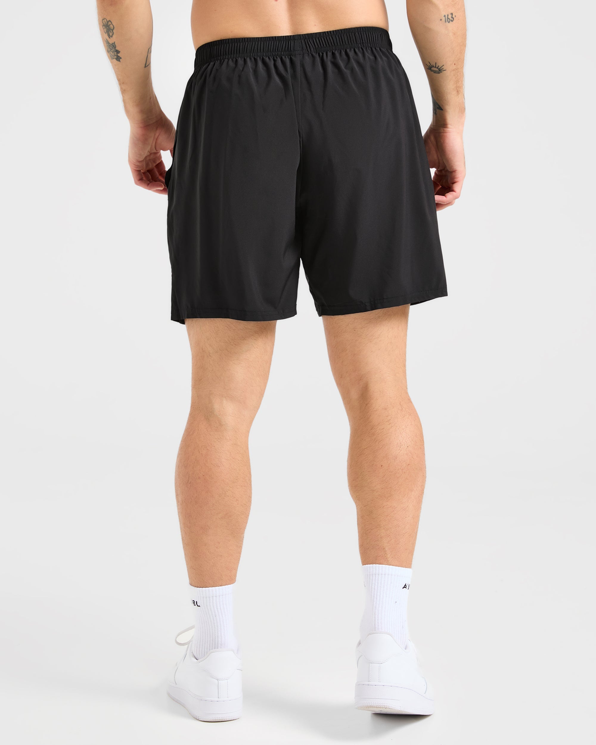 Core 7" Shorts - Schwarz