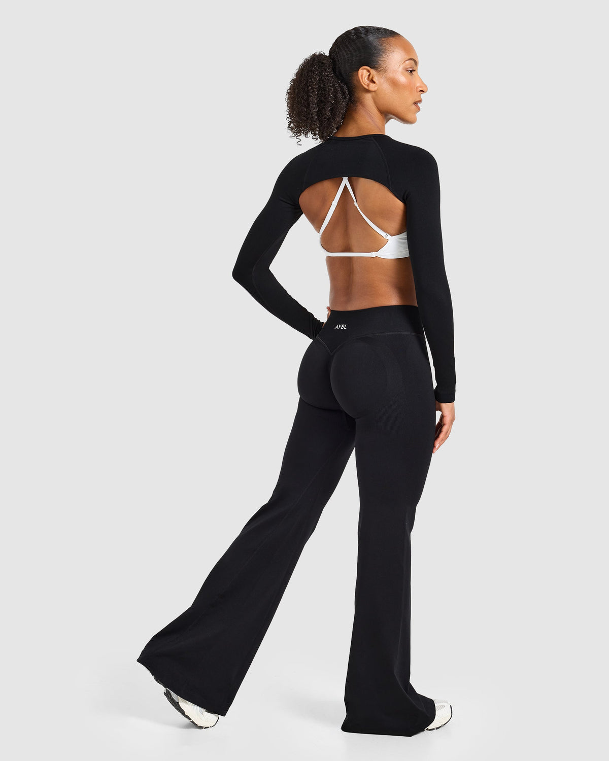 Adapt Seamless Shrug - Schwarz