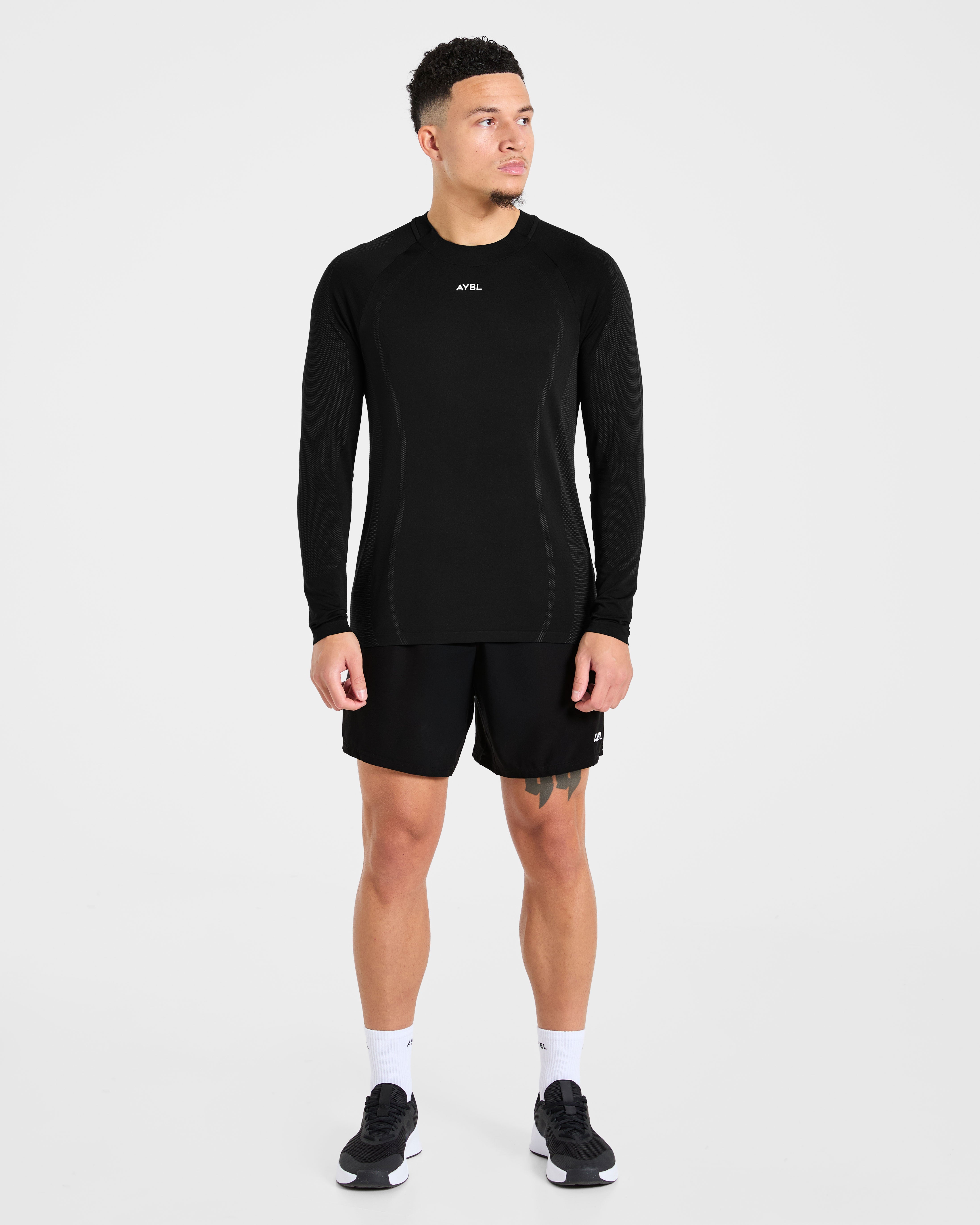 Attain Seamless Long Sleeve T Shirt - Schwarz