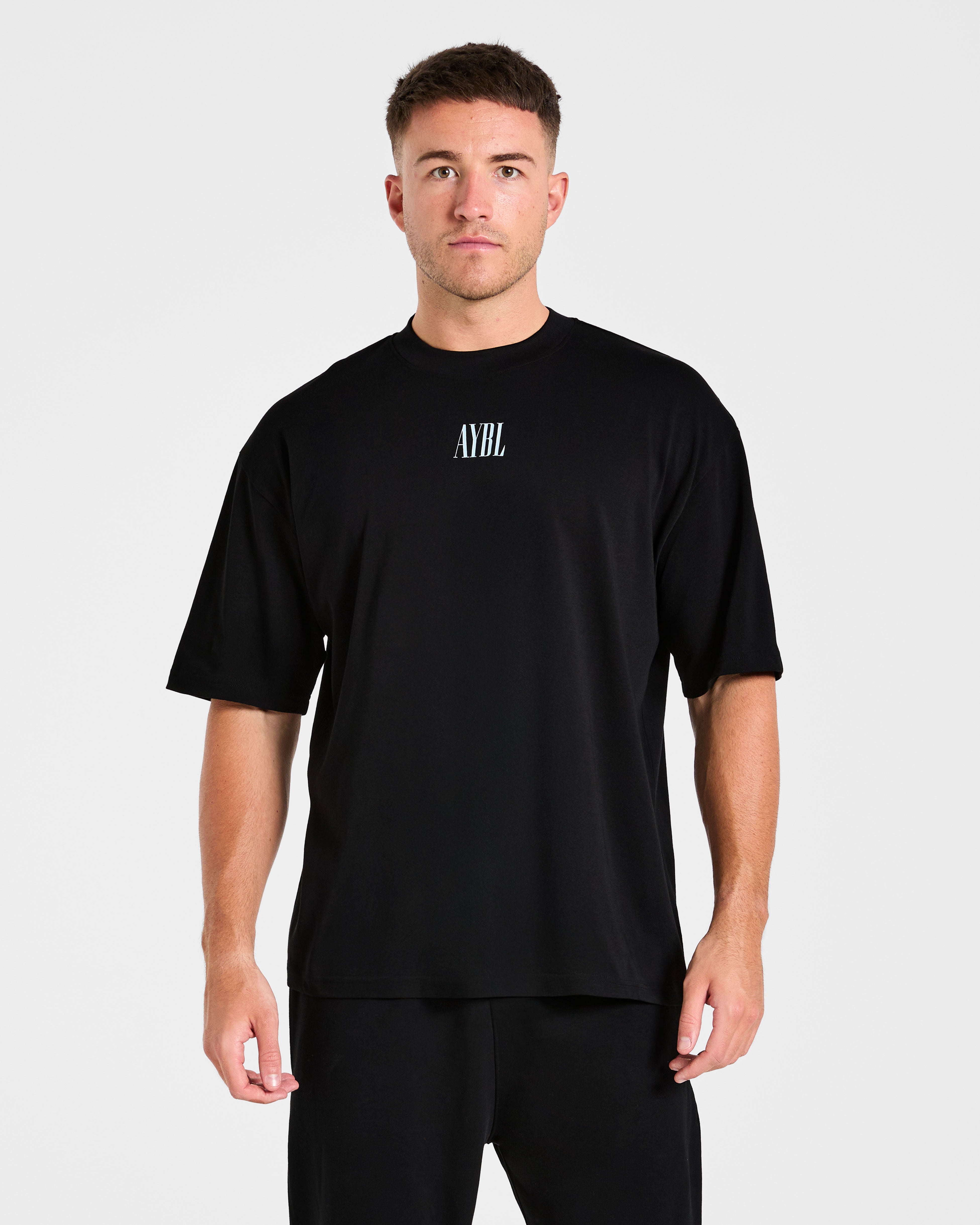 Strength Of Titans Oversized T Shirt - Schwarz