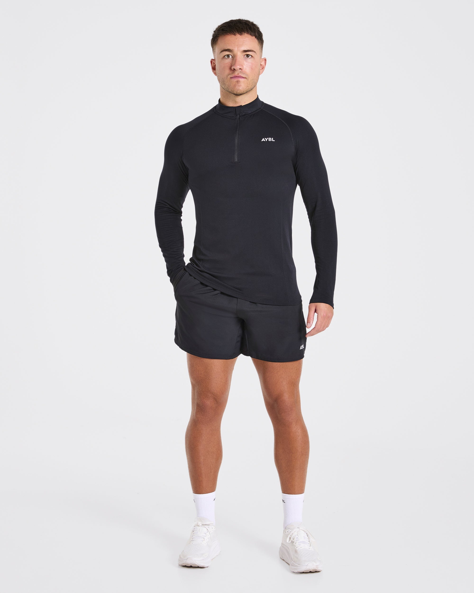 Essential Seamless 1/4 Zip Pullover - Black