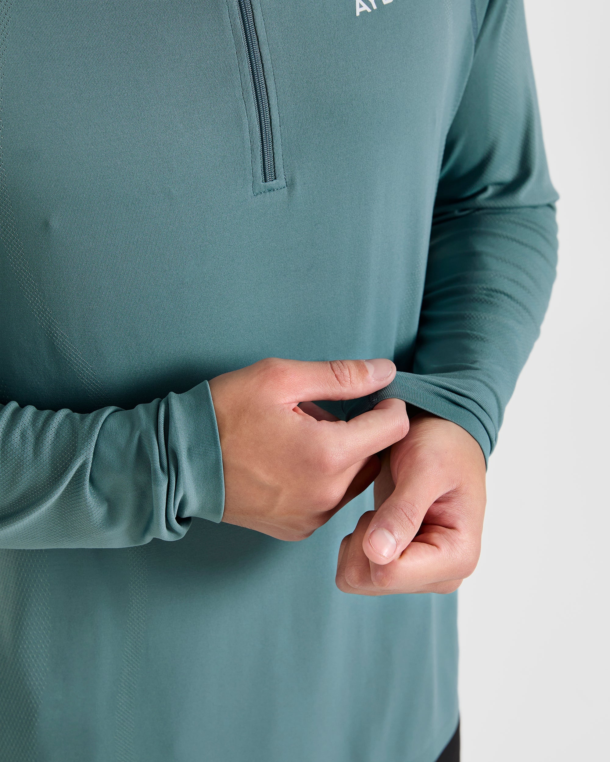 Attain Seamless 1/2 Zip Pullover - Titan Blau