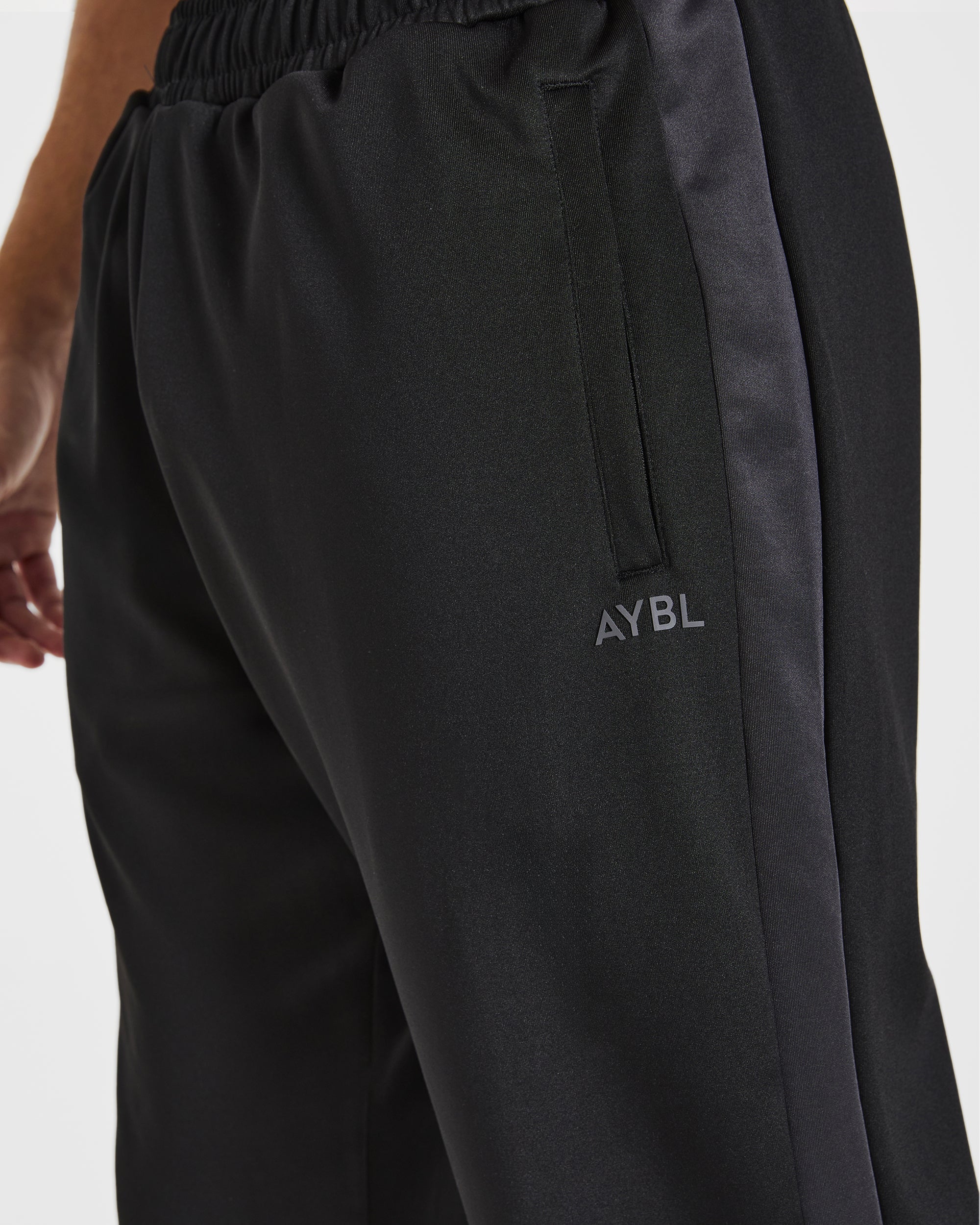 Classic Track Straight Leg Joggers - Schwarz/Charcoal