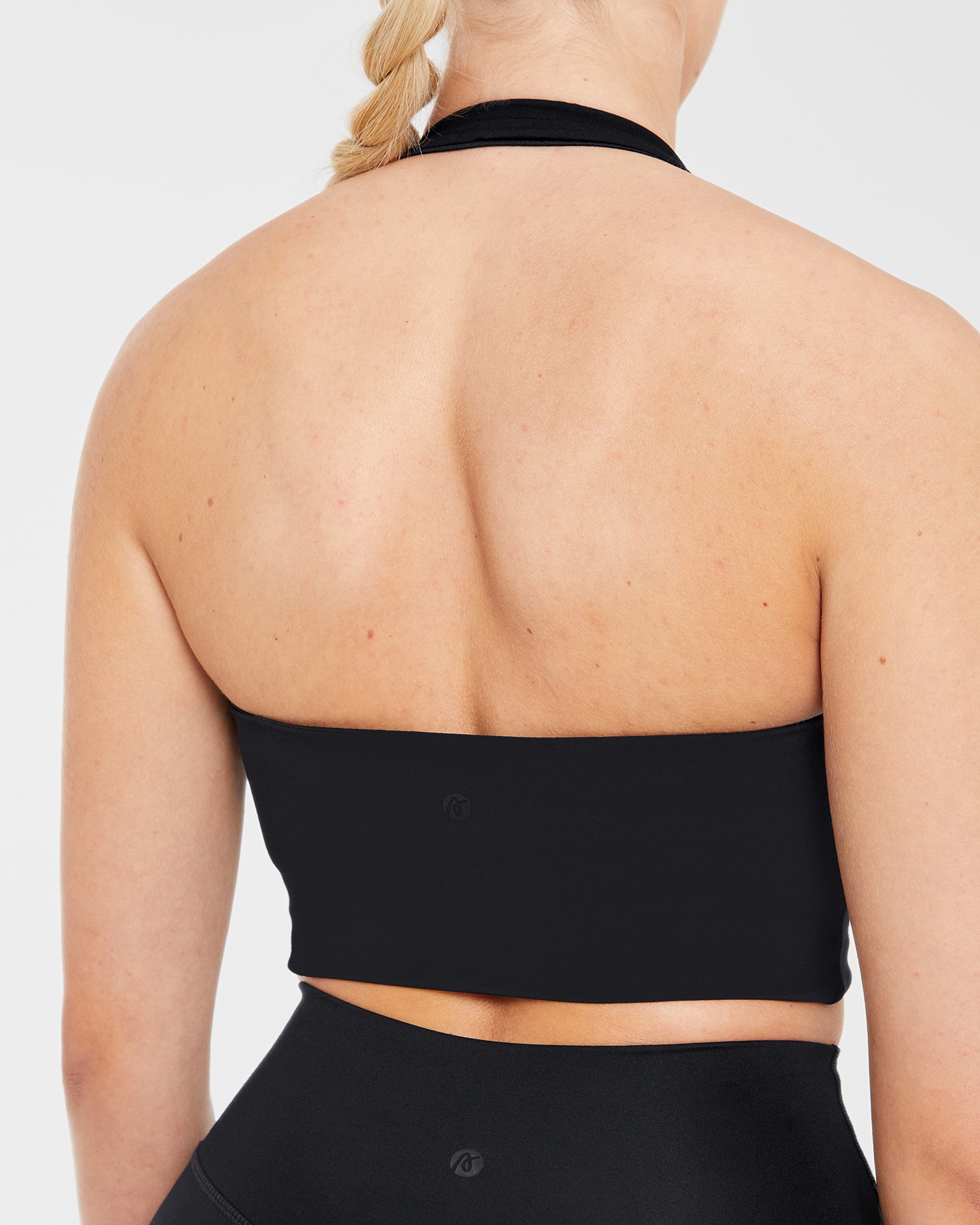 Staple Halterneck Crop Top - Schwarz