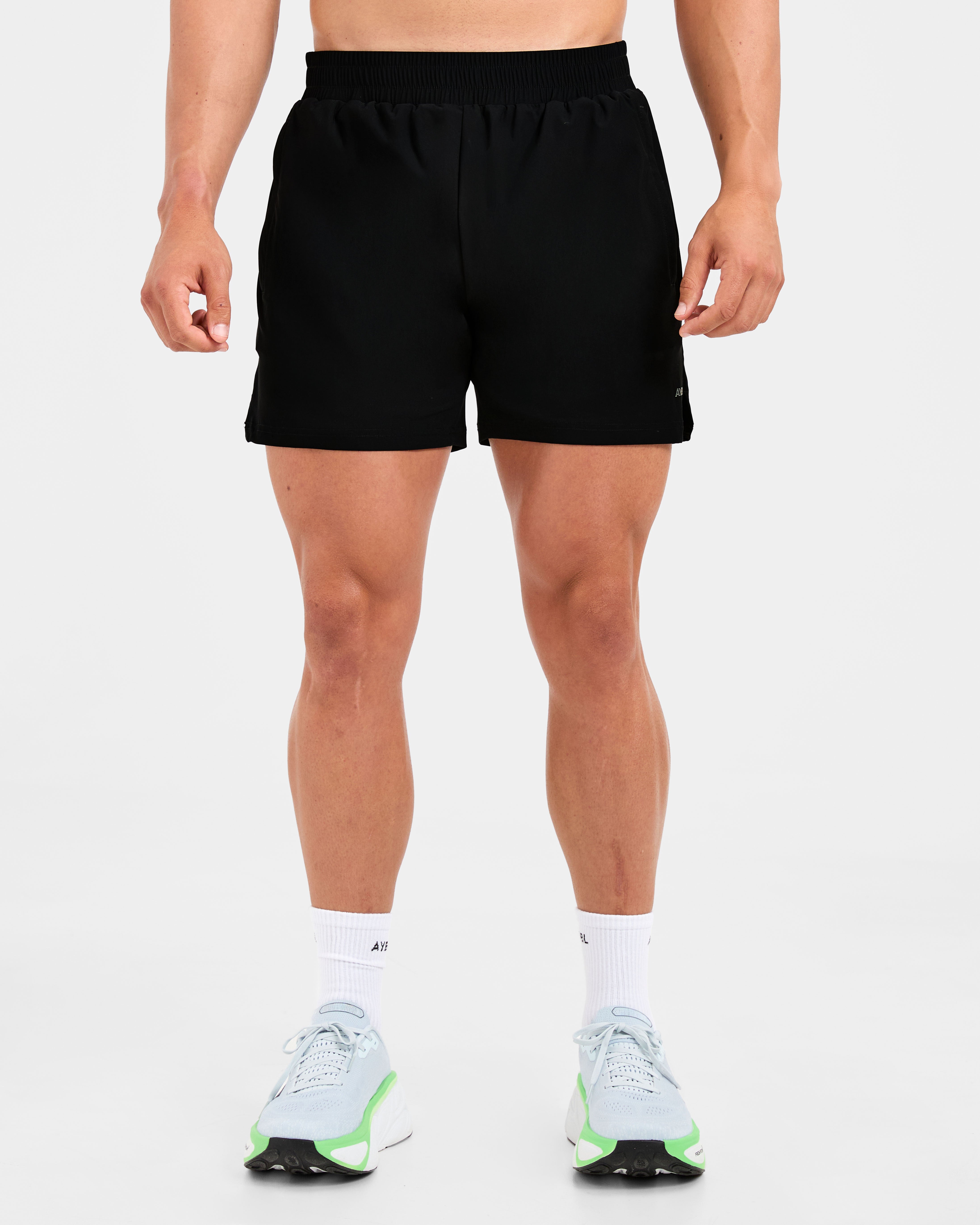 Run 5" Shorts - Schwarz