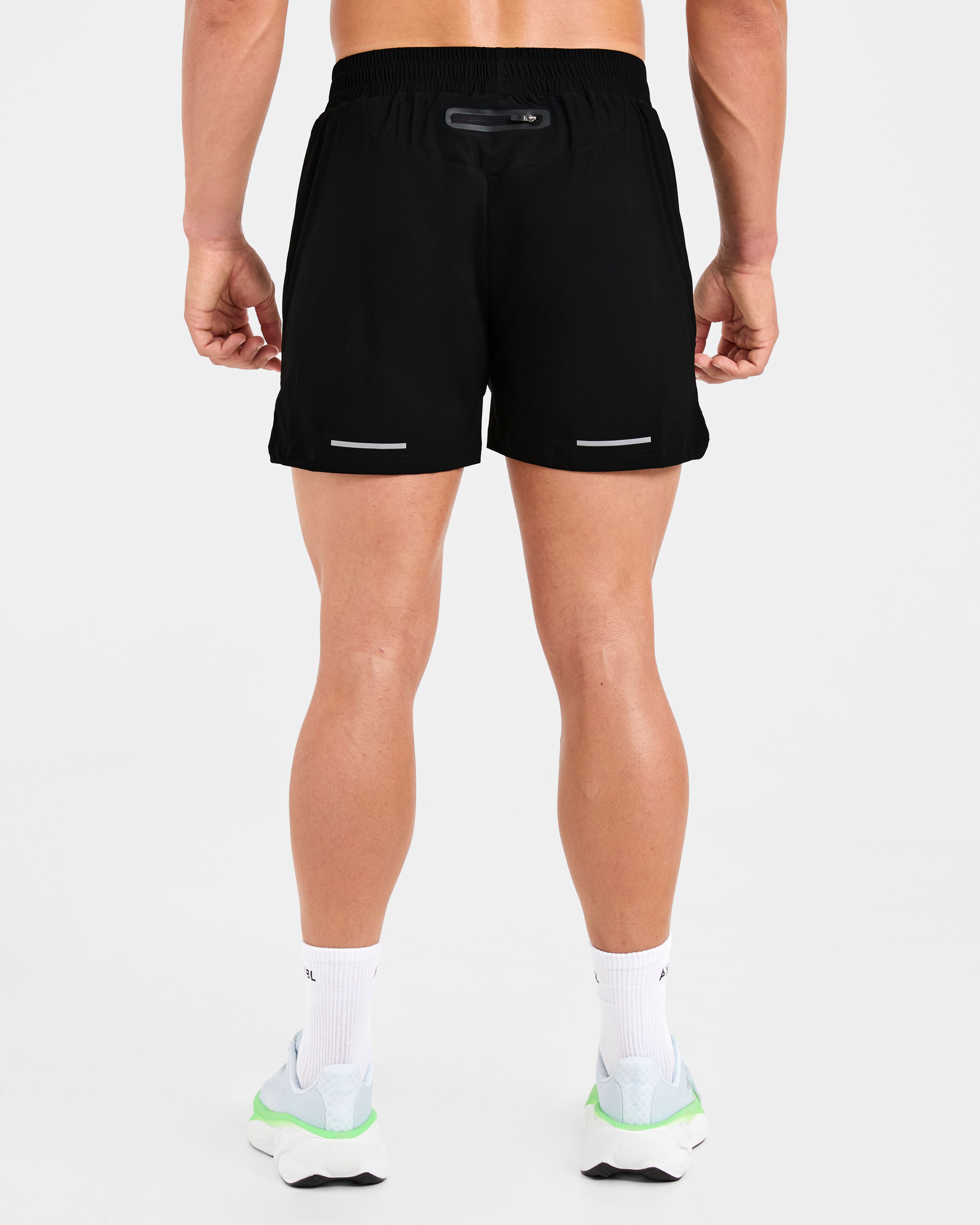Run 5" Shorts - Schwarz