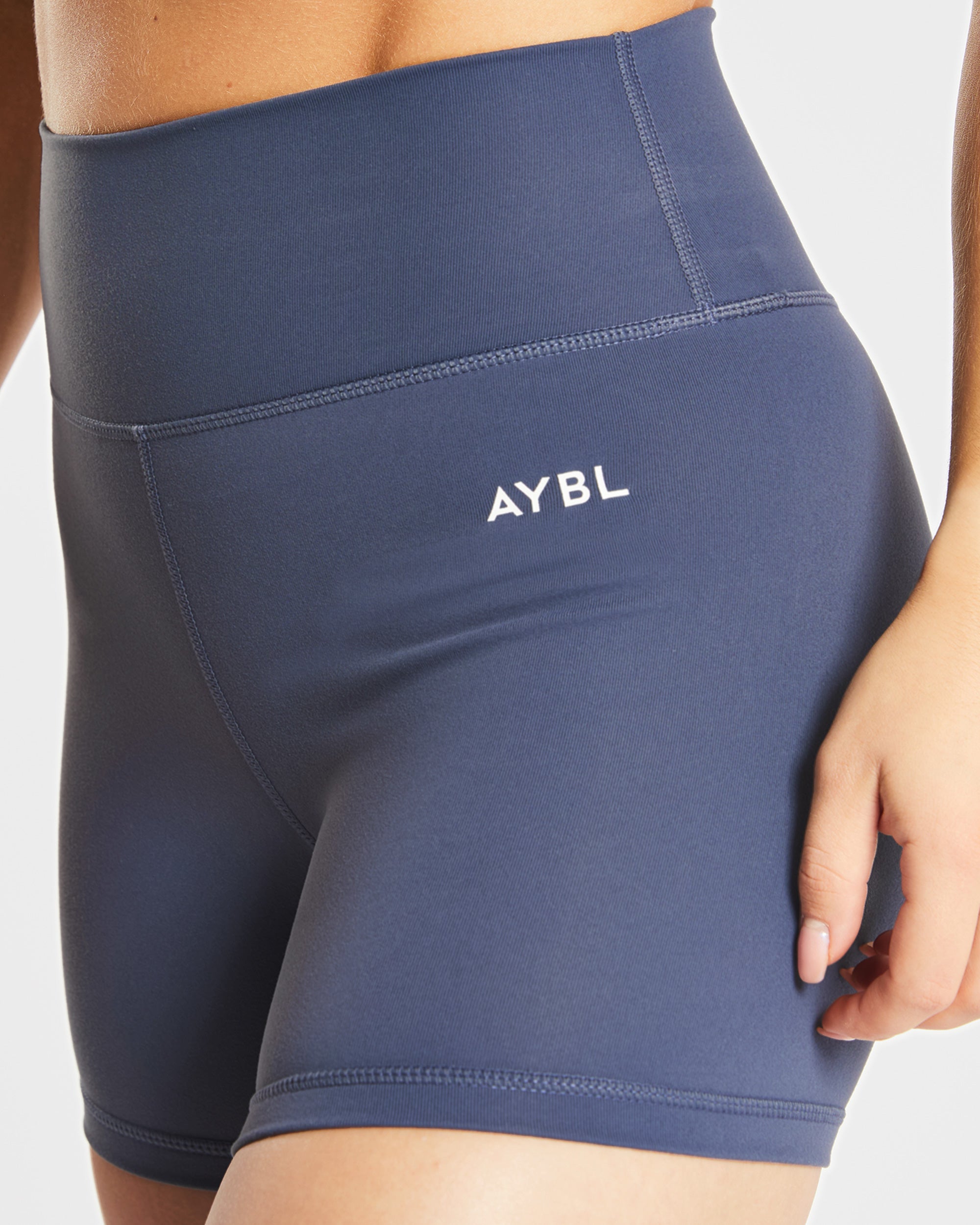 Core Shorts - Navy Blau