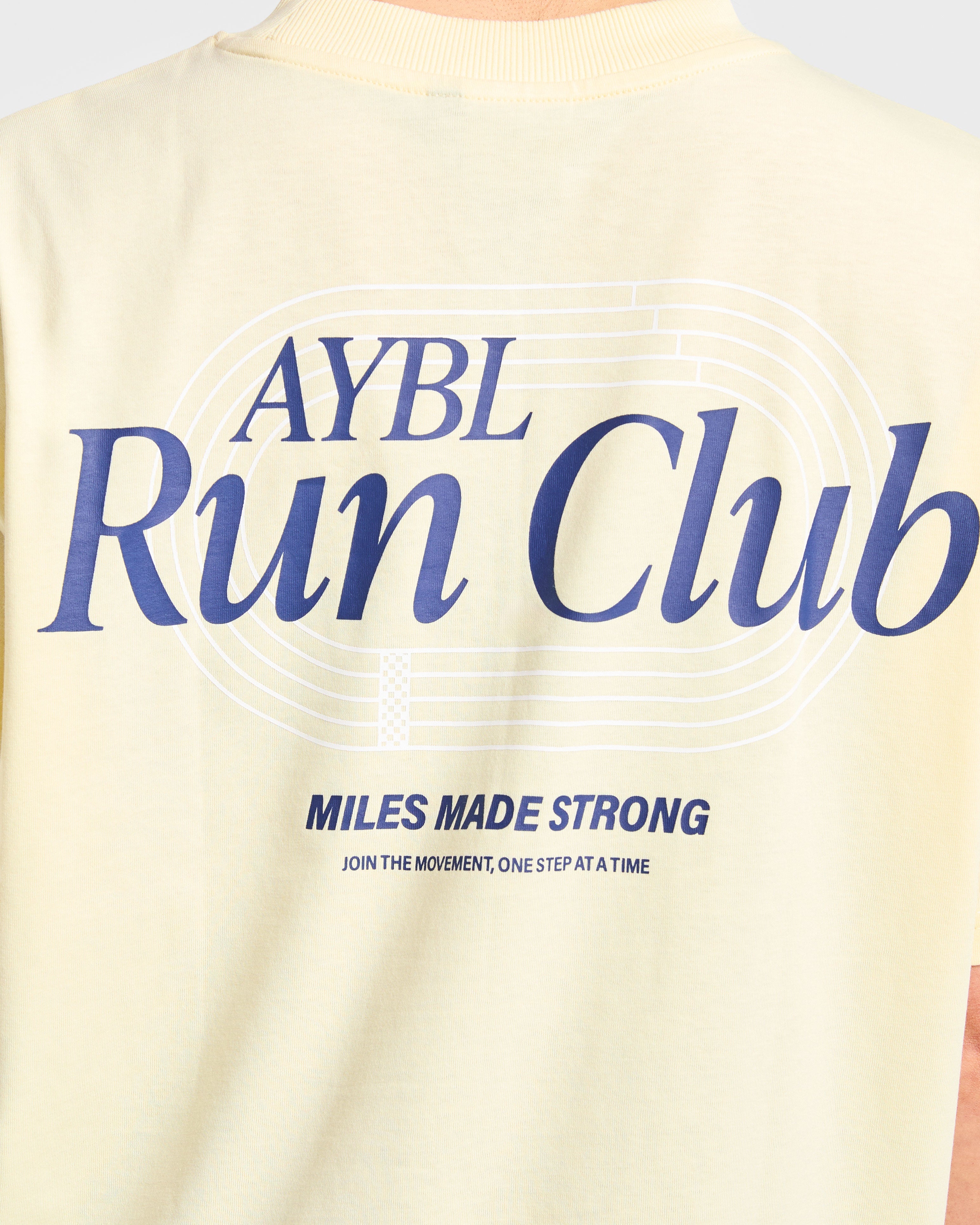 Run Club Oversized T Shirt - Butter Gelb