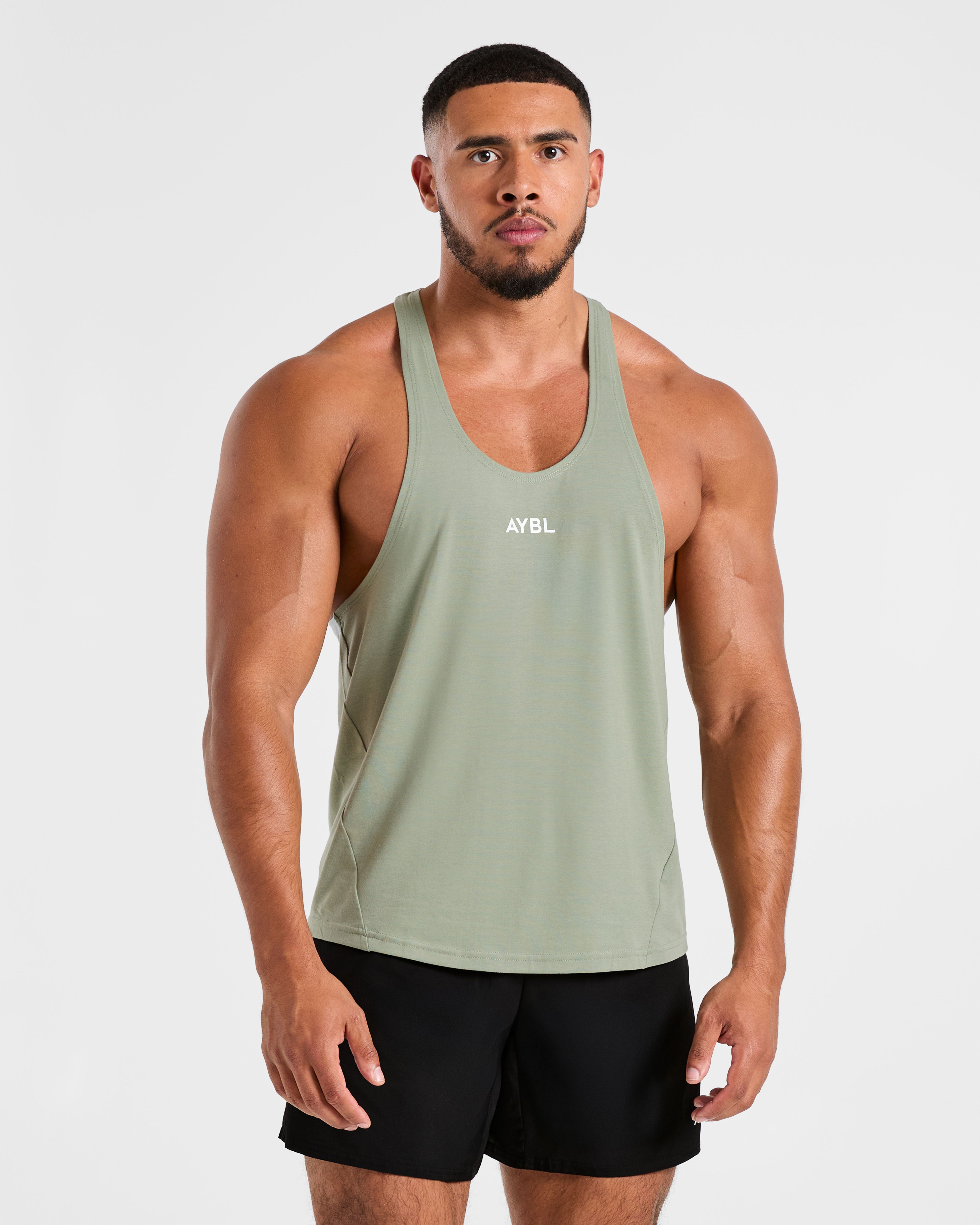 Essential Stringer - Muted Grün