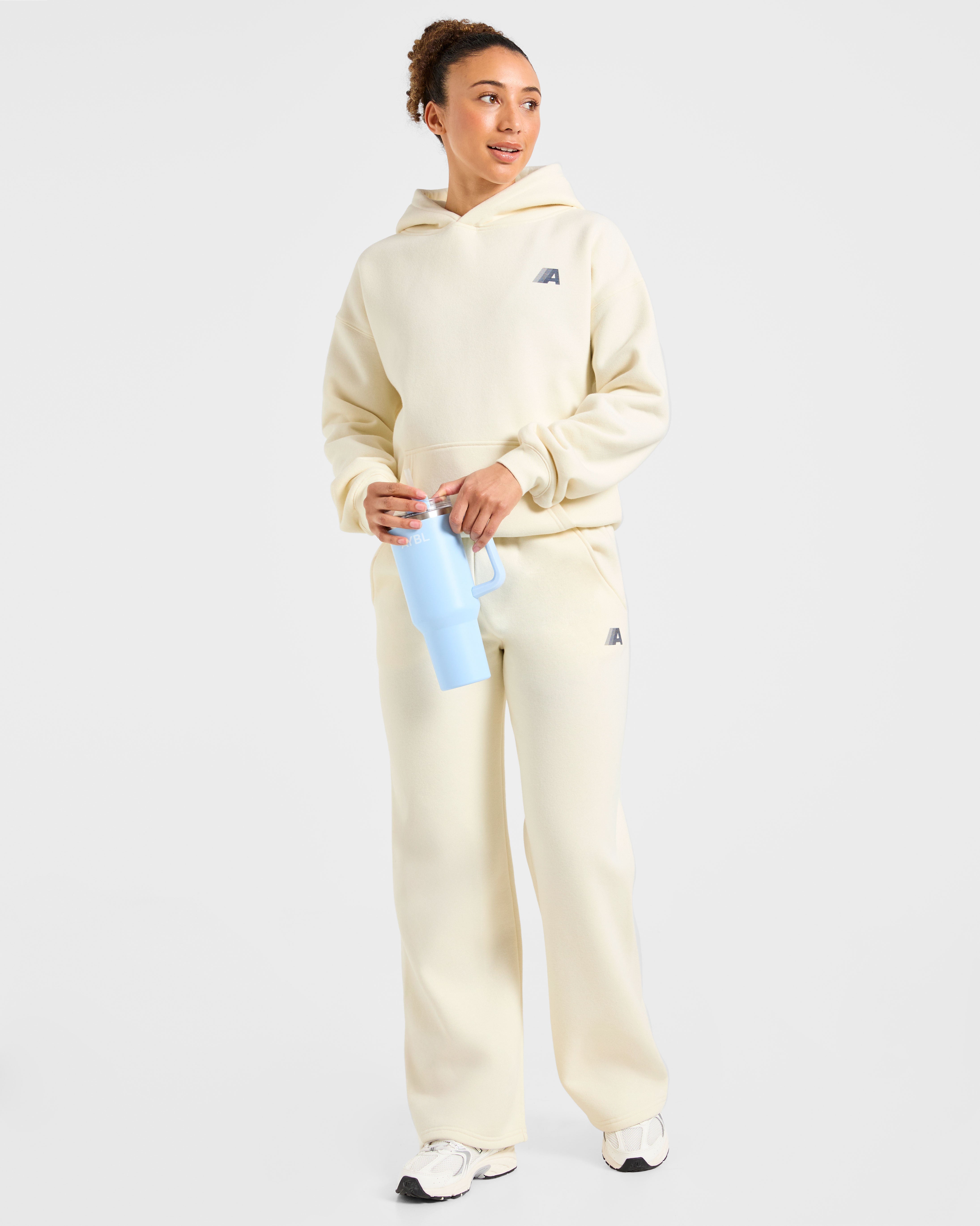 Retro Athletics Oversized Straight Leg Joggers - Butter Gelb/Navy