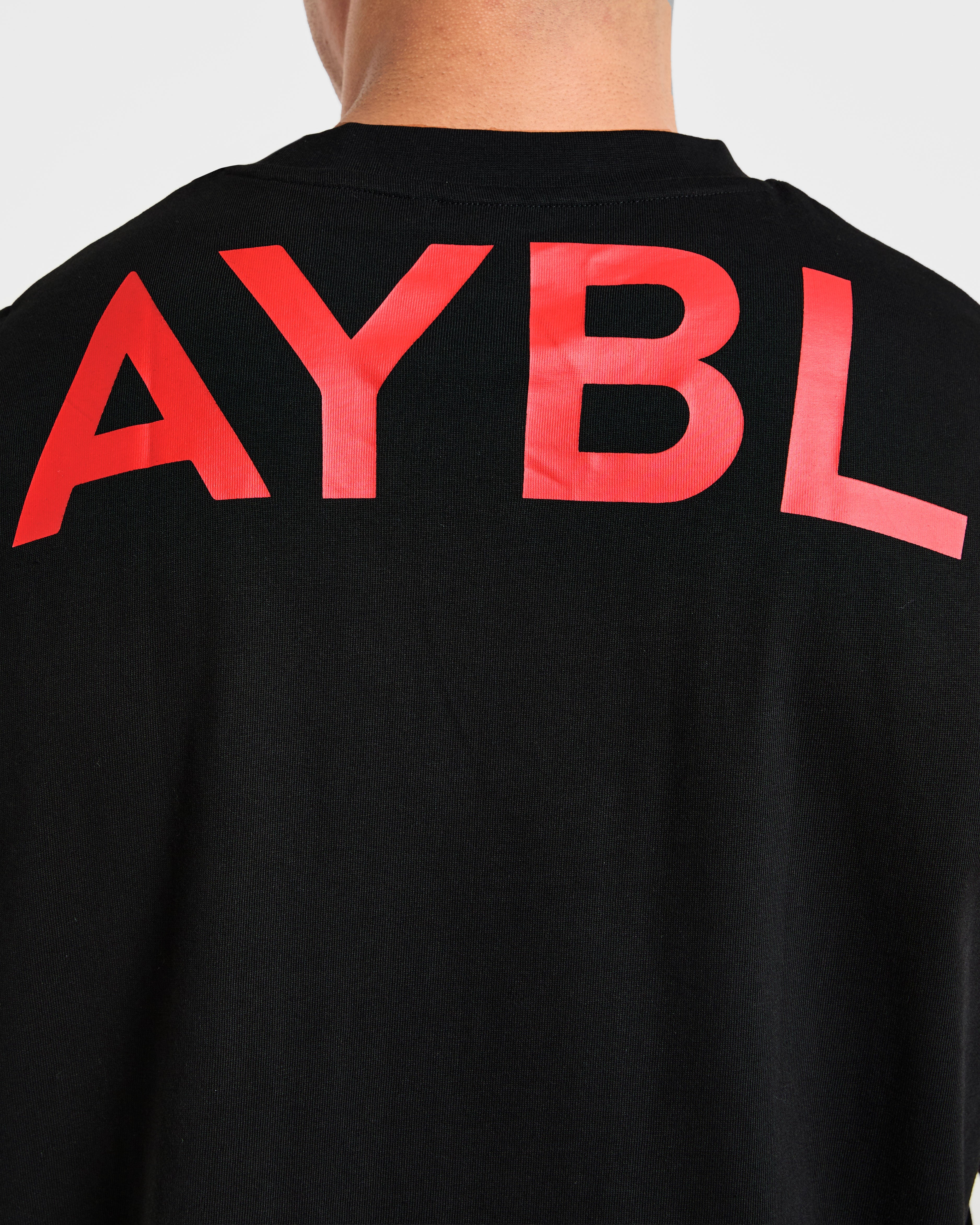 Essential Oversized Graphic Tank - Schwarz/Rot