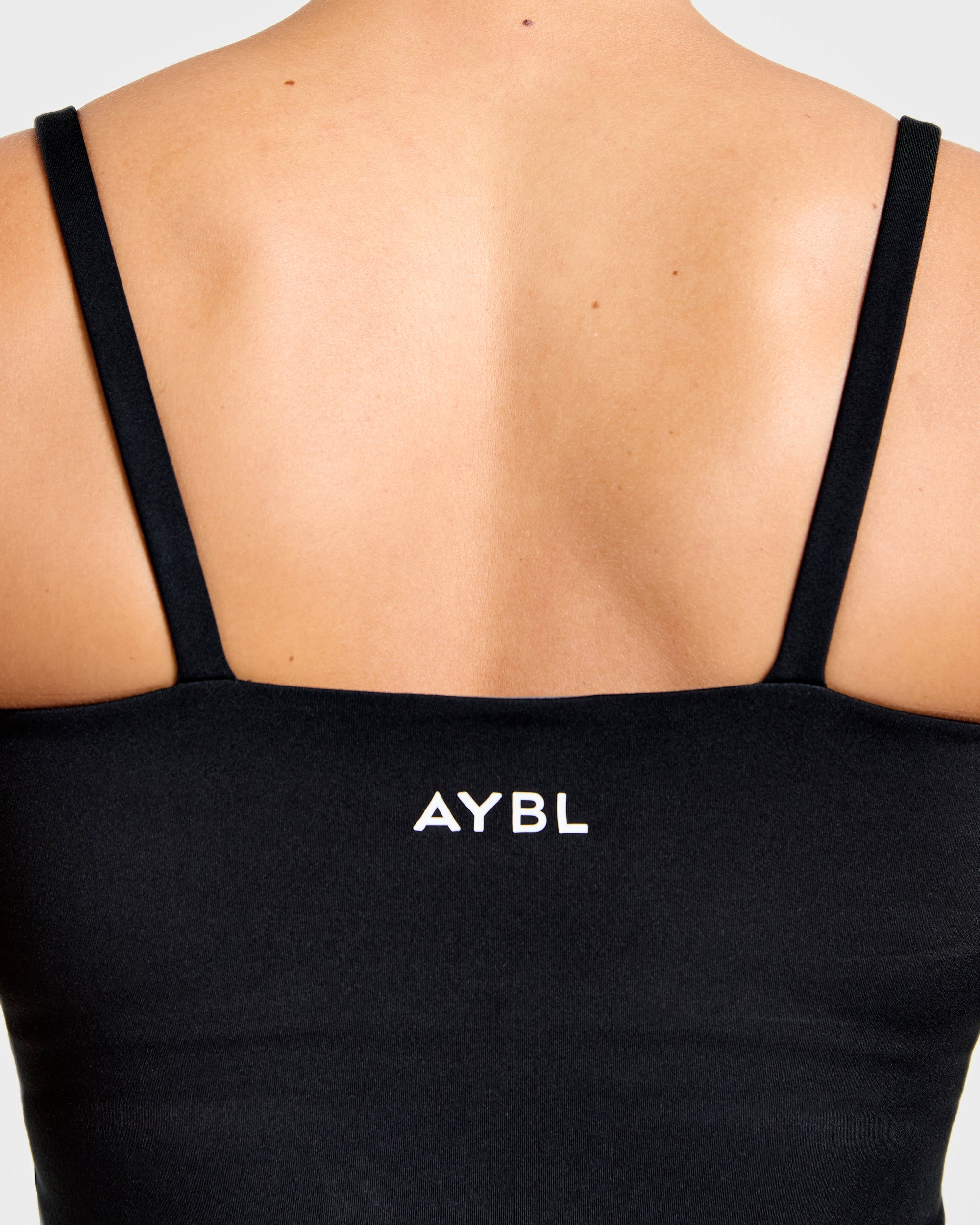 Essential Strappy Tank Top - Schwarz