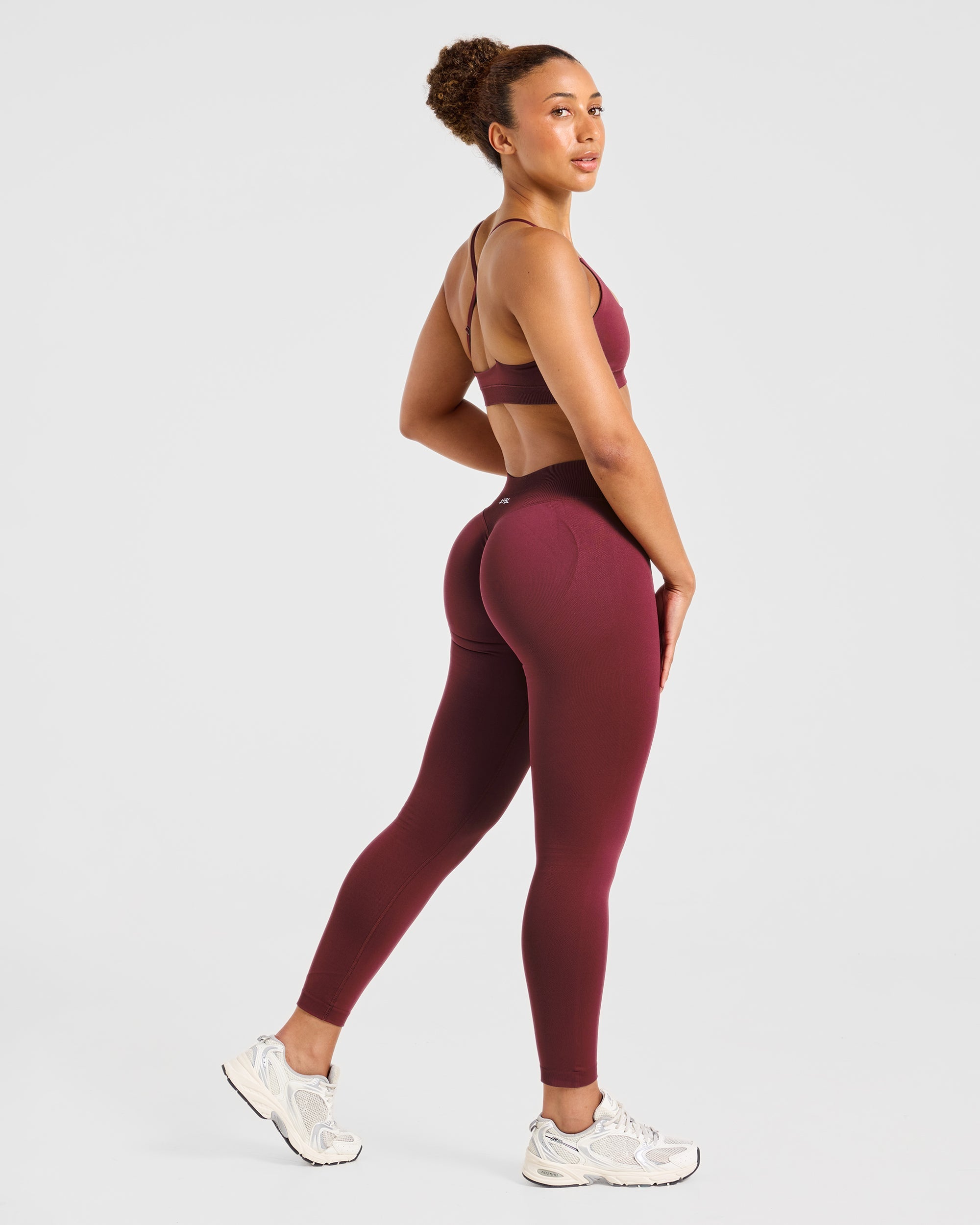Enhance Seamless Sports Bra - Mahogany Red