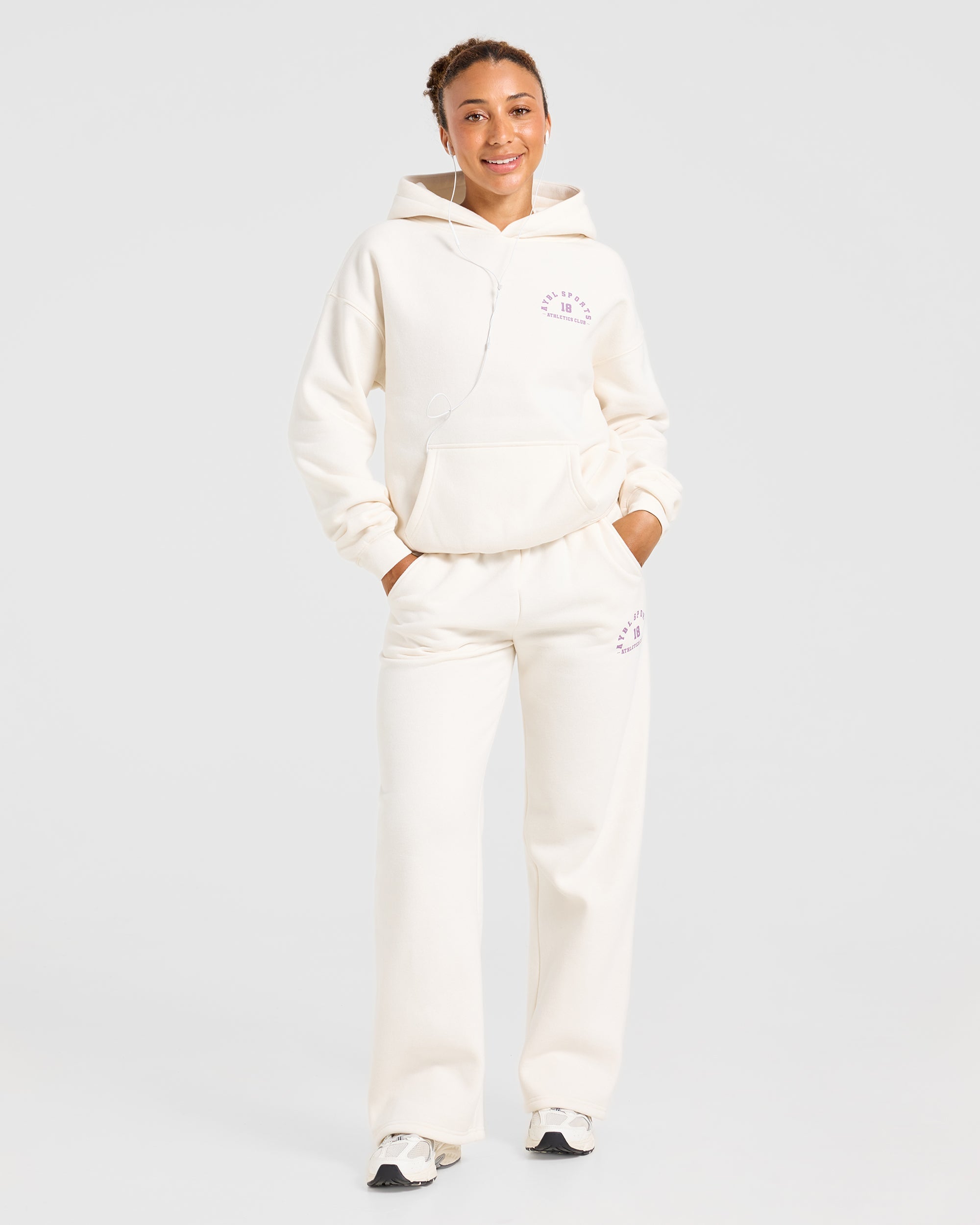 AYBL Sports 18 Oversized Hoodie - Off Weiß