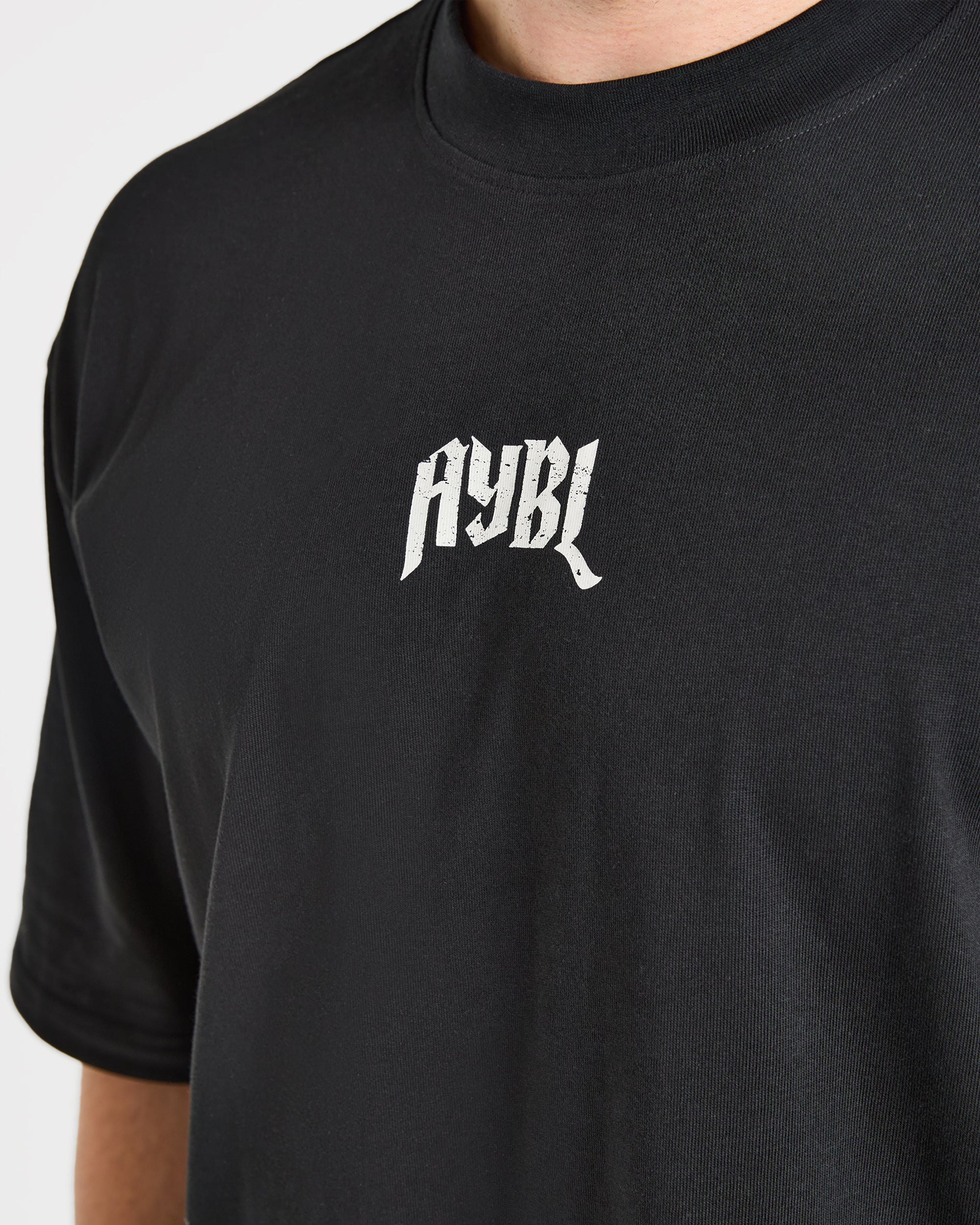 Heavy Lifting Gothic Oversized T Shirt - Schwarz/Off Weiß