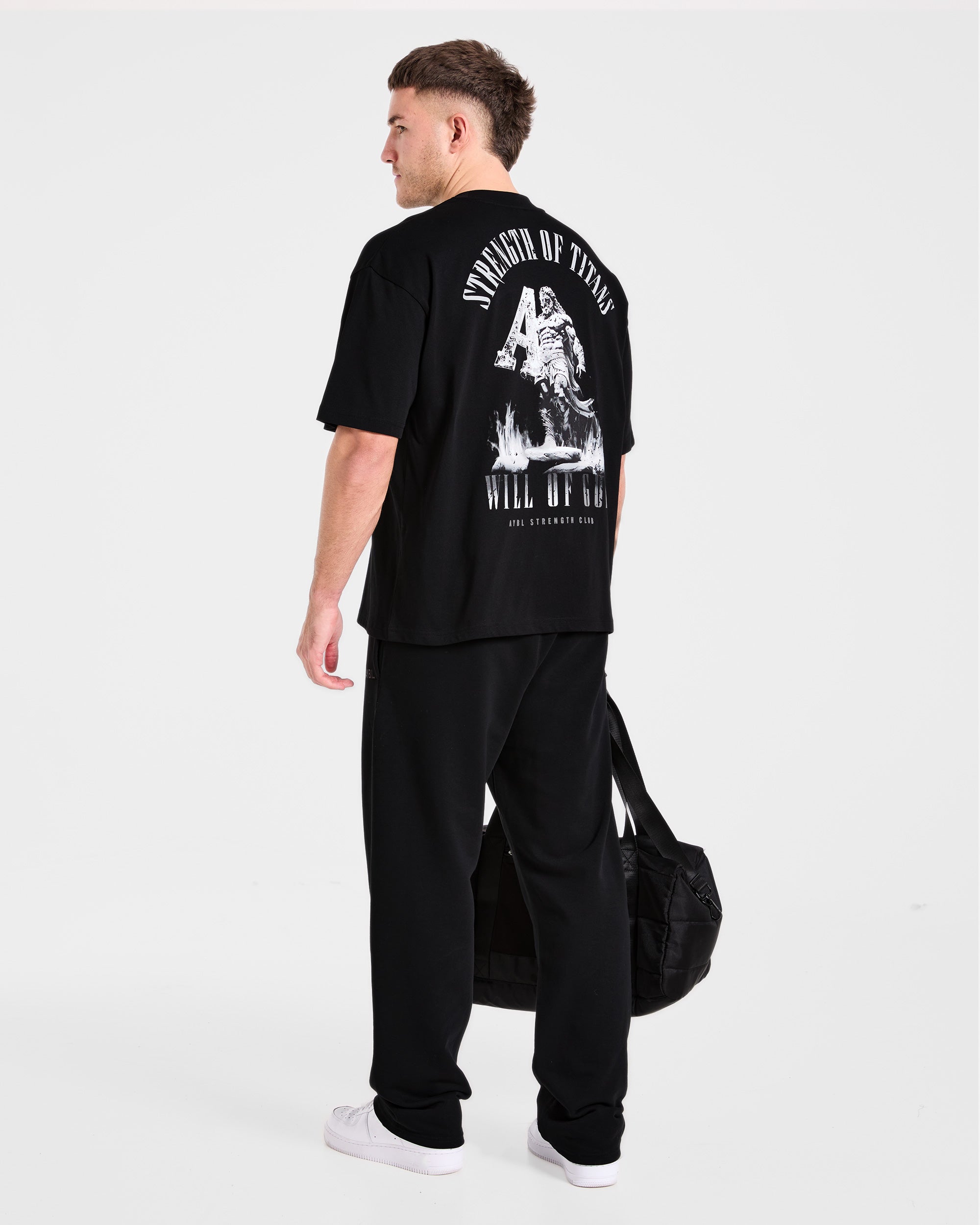 Strength Of Titans Oversized T Shirt - Schwarz