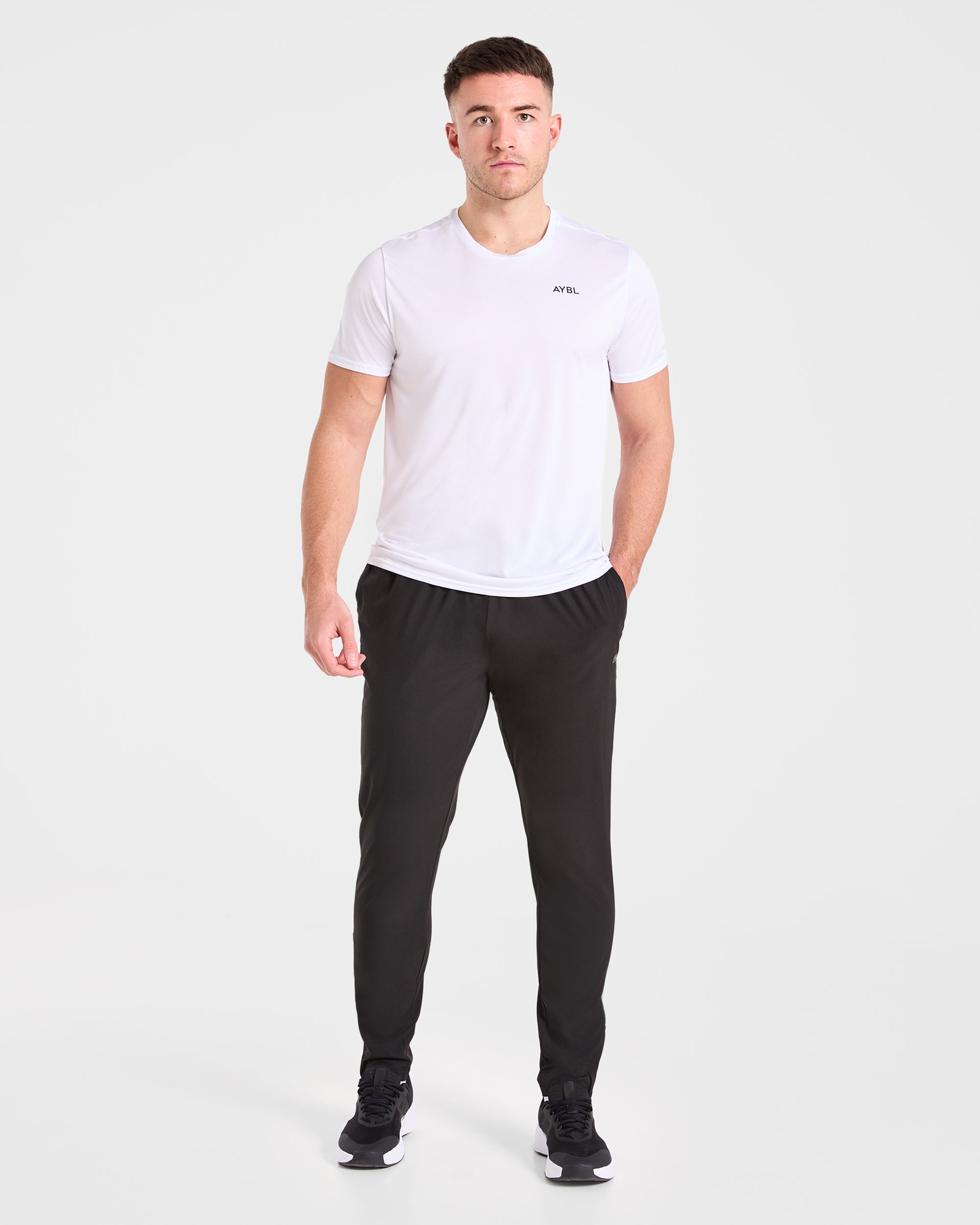 Ascend Woven Joggers - Schwarz
