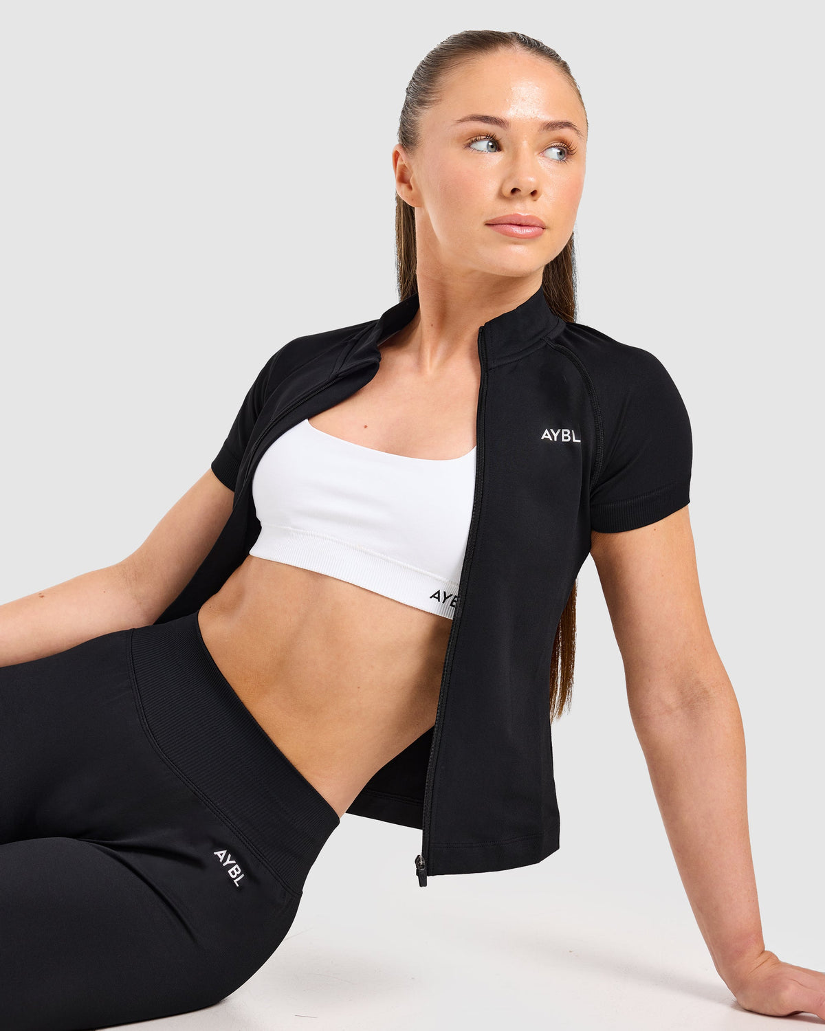 Enhance Seamless Short Sleeve Zip Up Jacket - Schwarz
