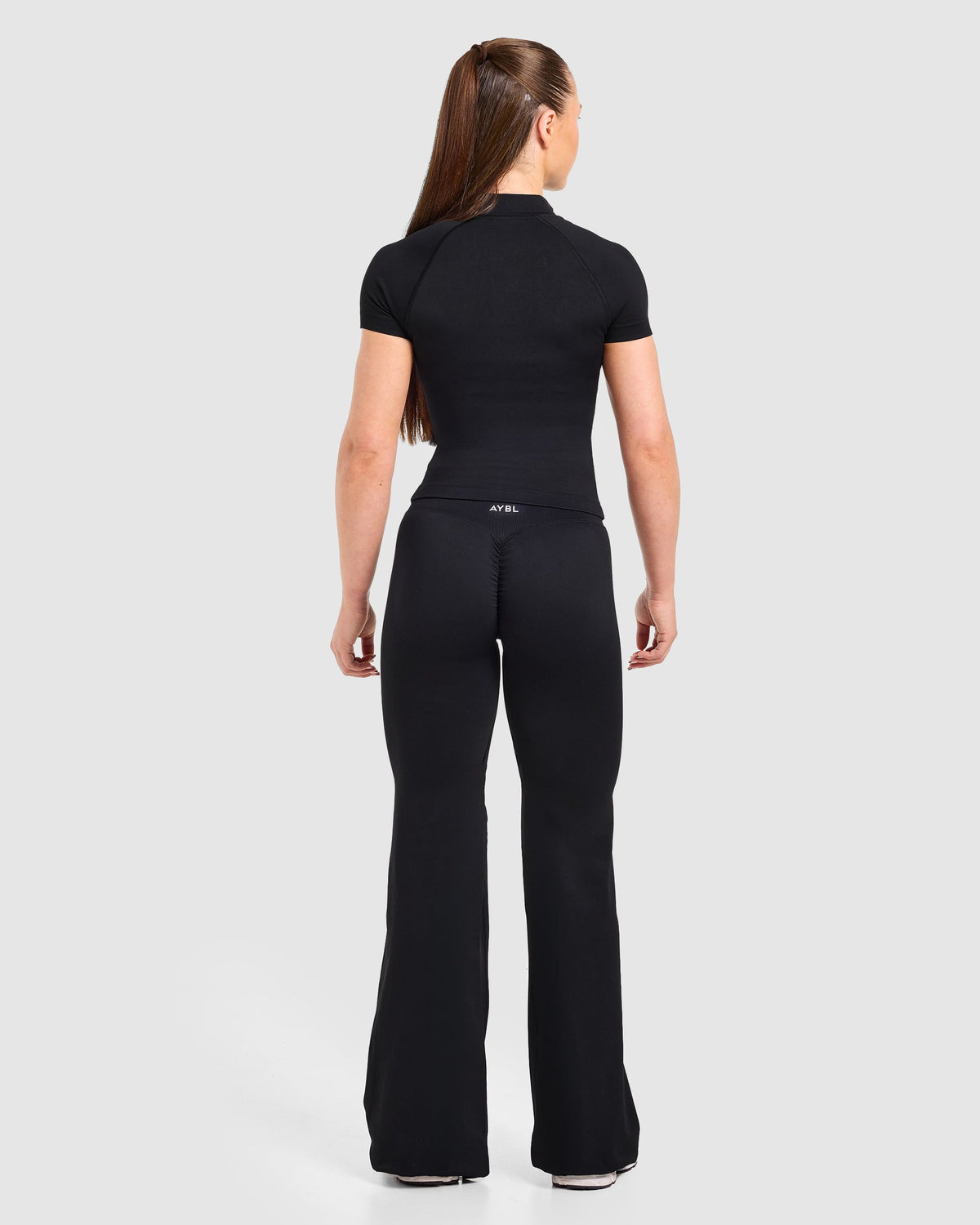 Enhance Seamless Short Sleeve Zip Up Jacket - Schwarz