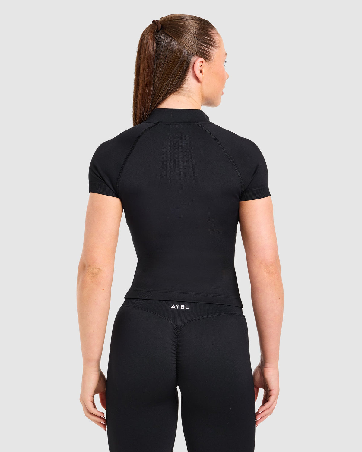 Enhance Seamless Short Sleeve Zip Up Jacket - Schwarz
