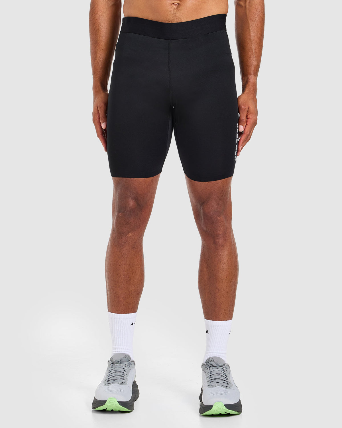Run Tight Shorts - Schwarz