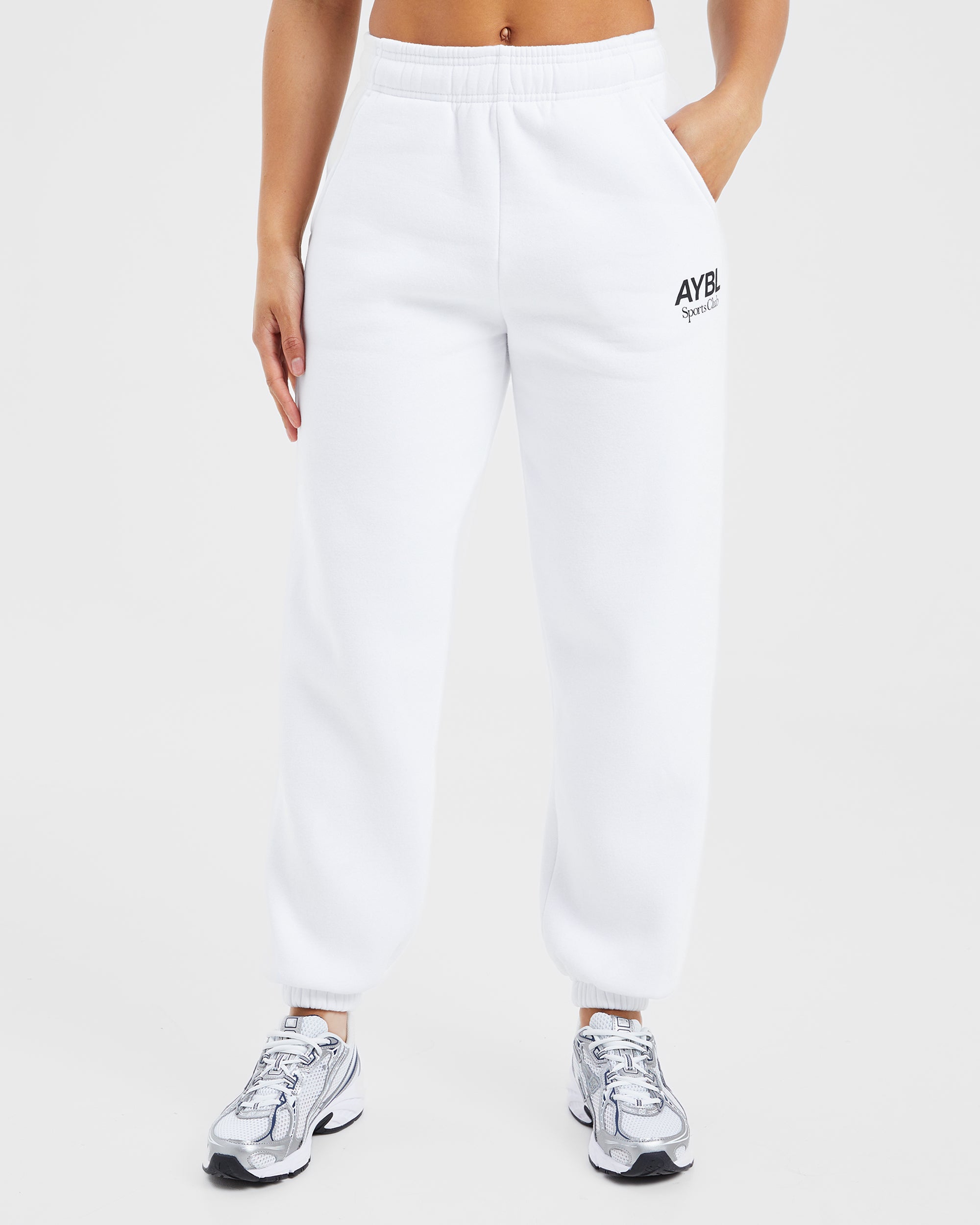 AYBL Sports Club Oversized Joggers - Weiß