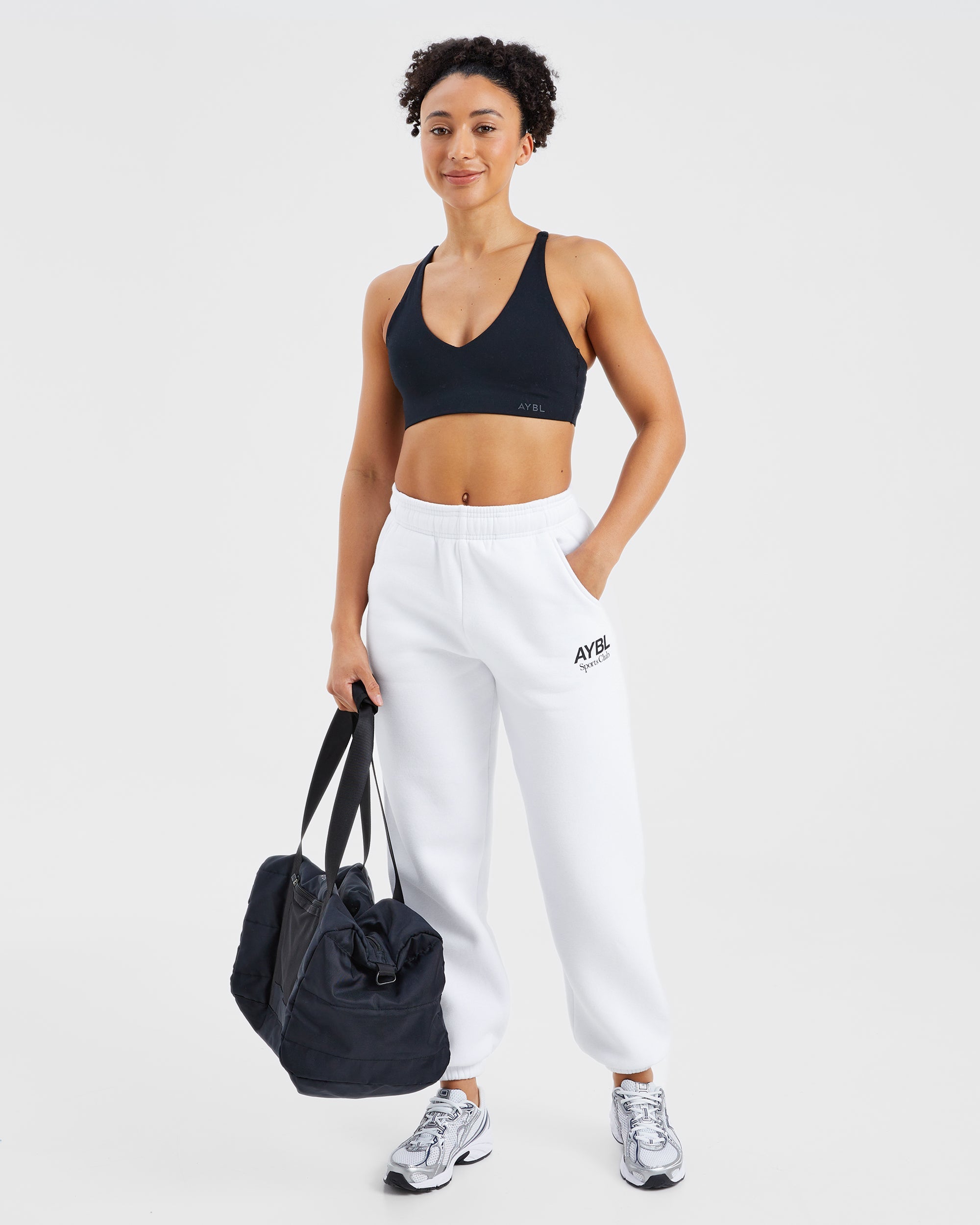 AYBL Sports Club Oversized Joggers - Weiß