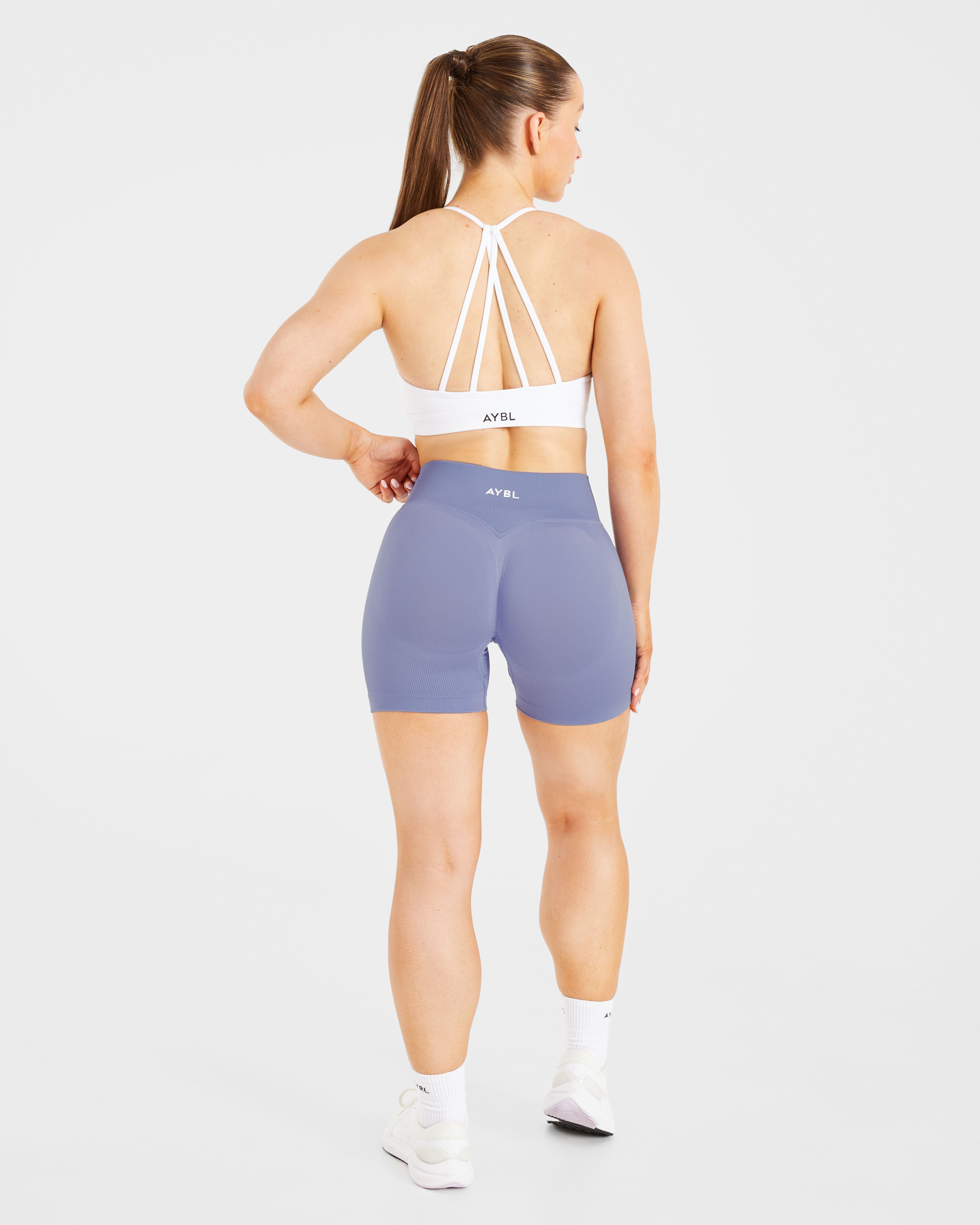 Essential V Neck Strappy Sports Bra - Weiß