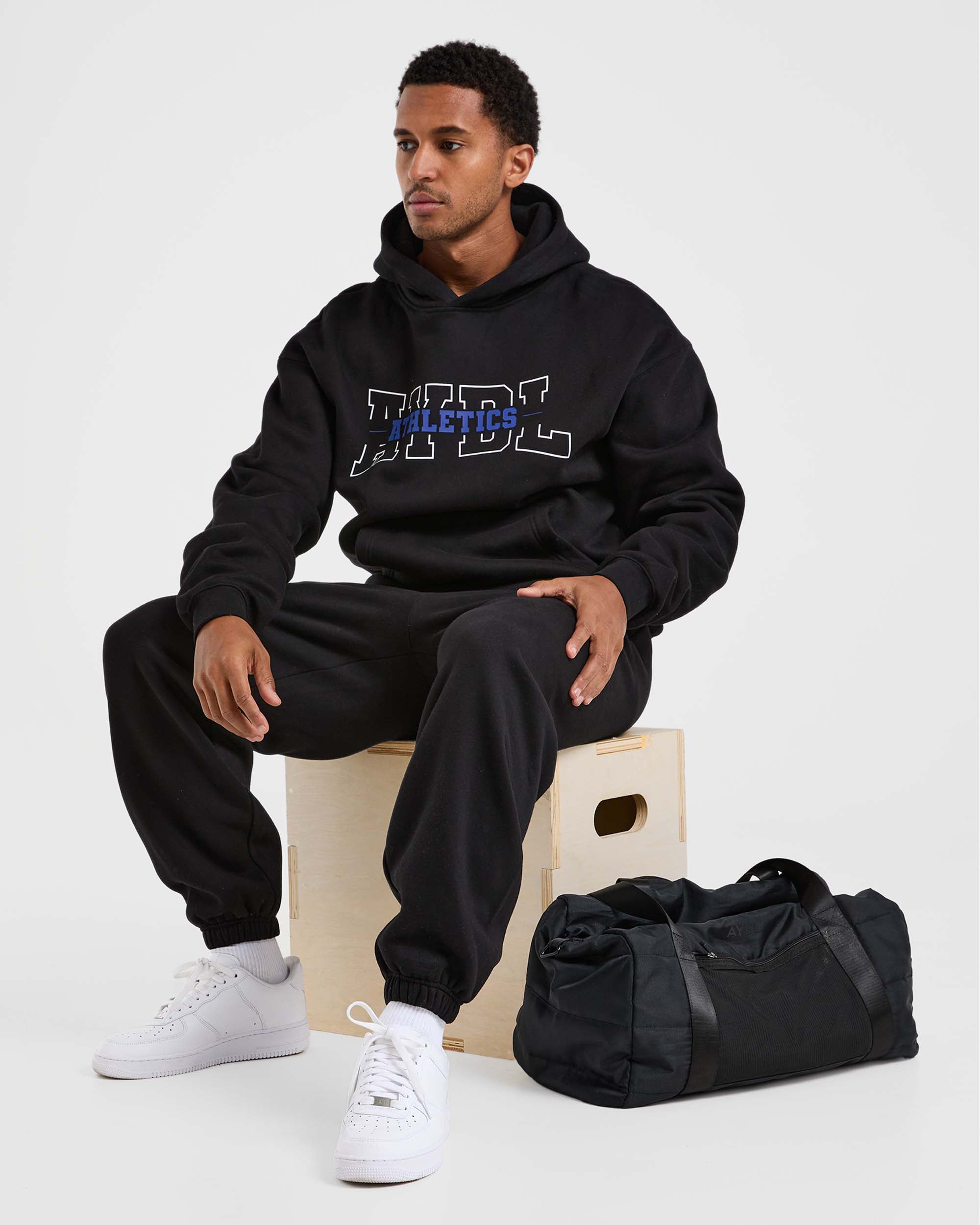 Athletics Oversized Joggers - Schwarz