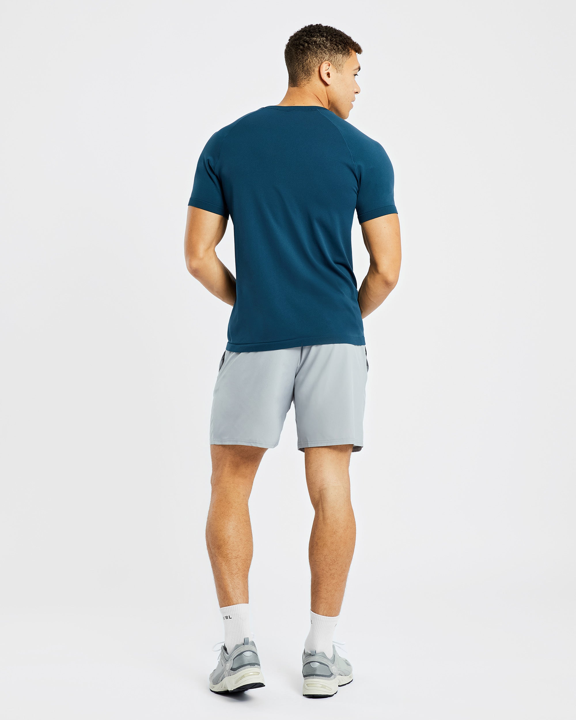 Core 7" Shorts - Grau