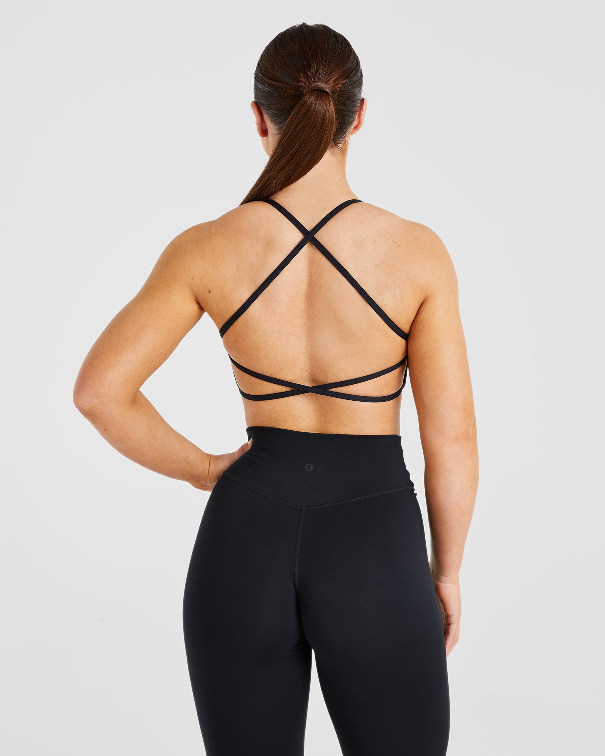 Essential Crossback Sports Bra - Schwarz