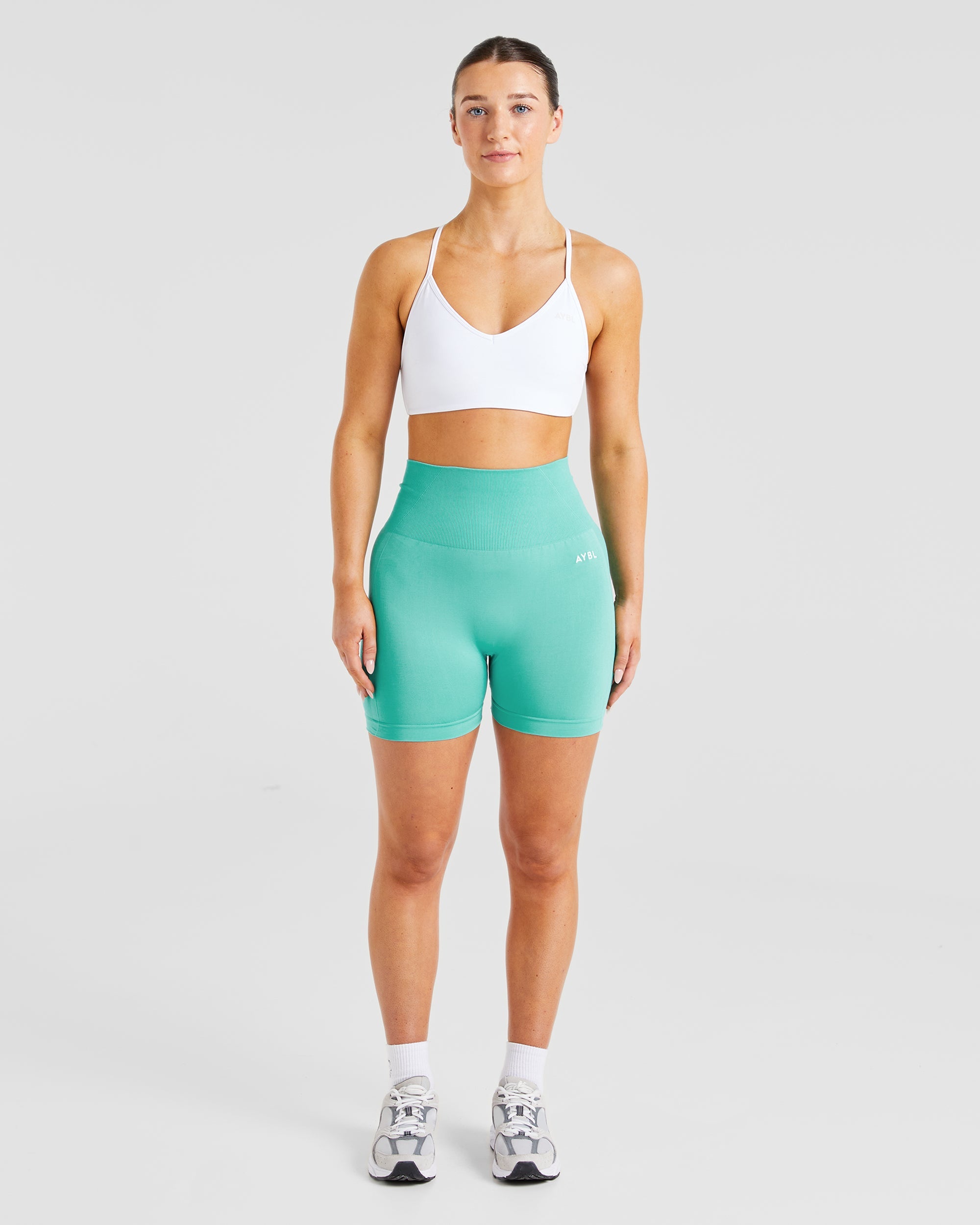 Essential Crossback Sports Bra - Weiß