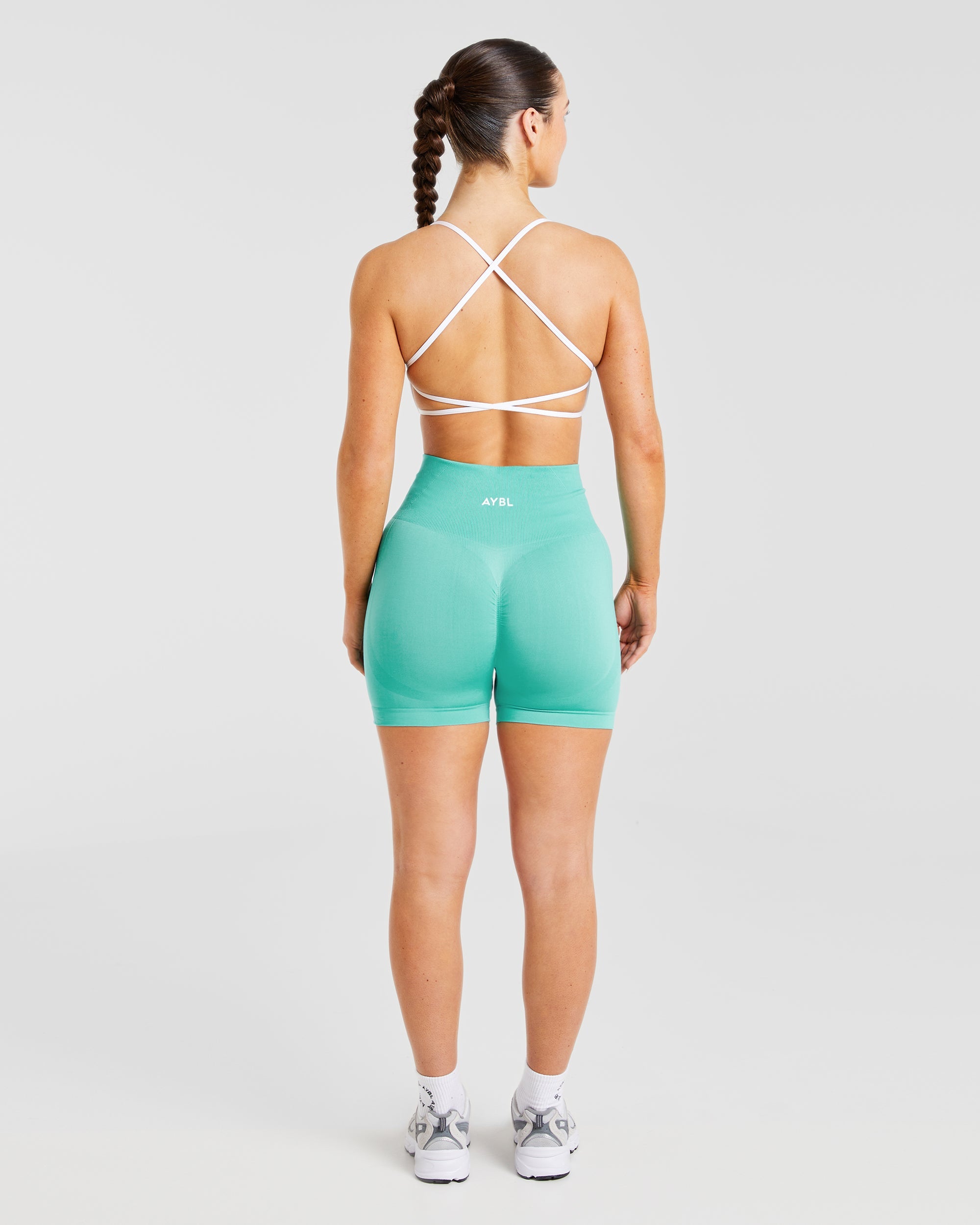 Essential Crossback Sports Bra - Weiß